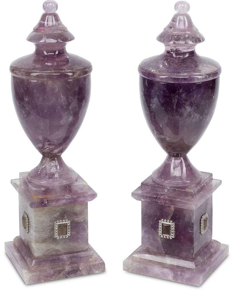 Gorgeous and Rare Pair of French Neo-Classical Urns (Frühes 20. Jahrhundert) im Angebot