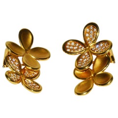 Vintage Gorgeous Angela Cummings Gold and Diamond Flower Ear Clips