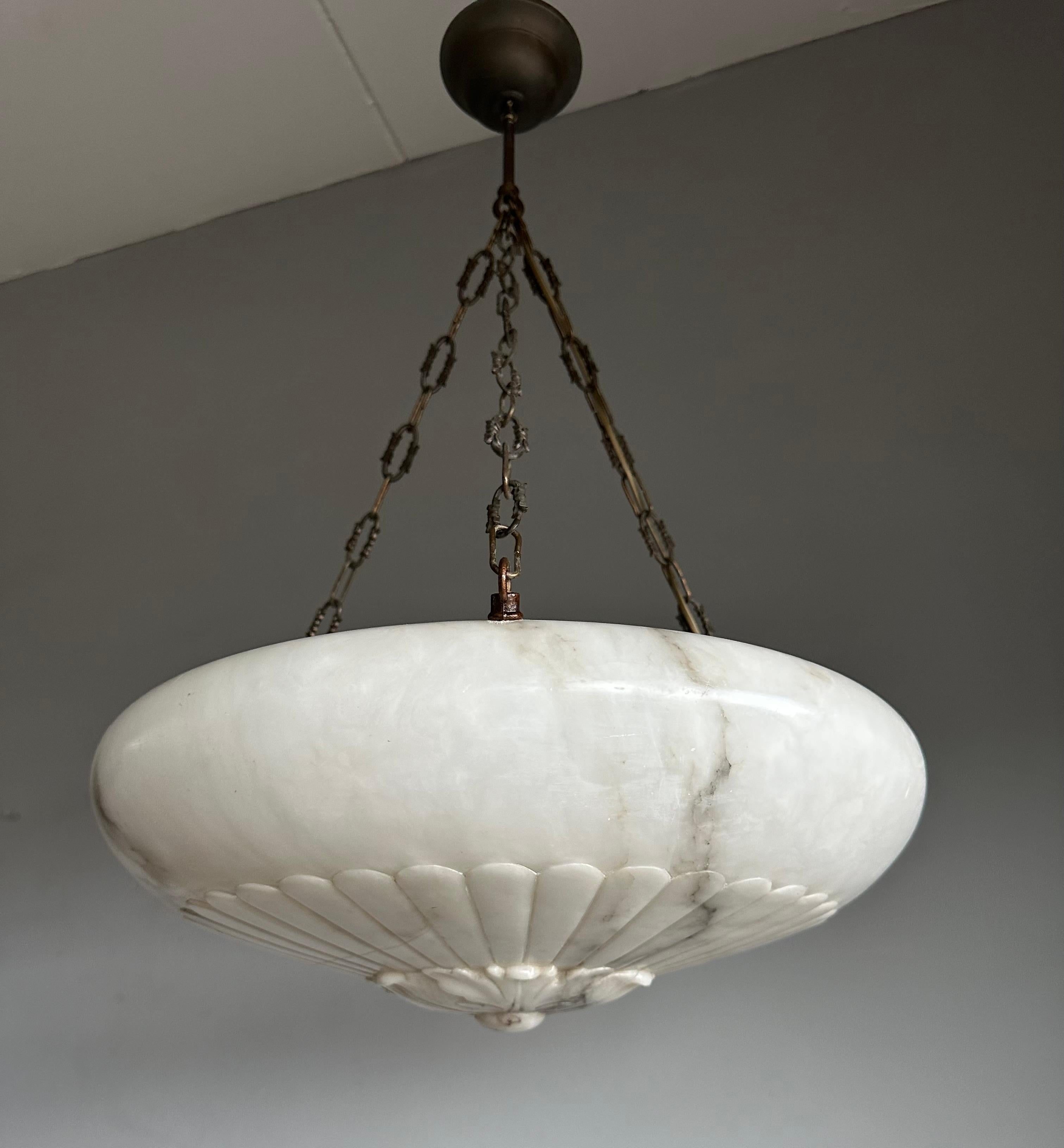 Gorgeous Antique 20 Inches in Diameter White & Black Alabaster Chandelier Light In Good Condition For Sale In Lisse, NL