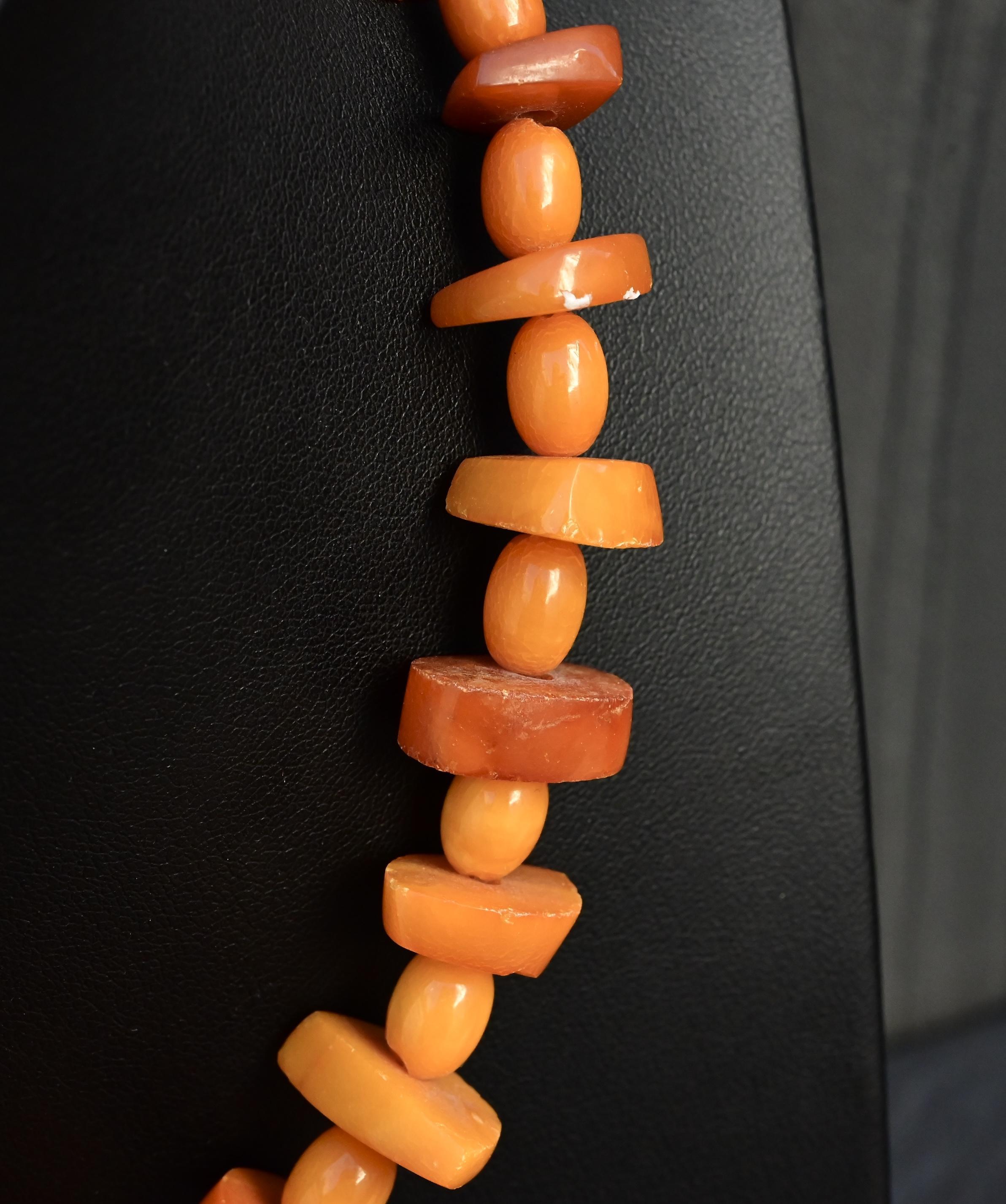 Uncut Gorgeous Antique Amber Necklace With Fabulous Shapes 30.10 Grams