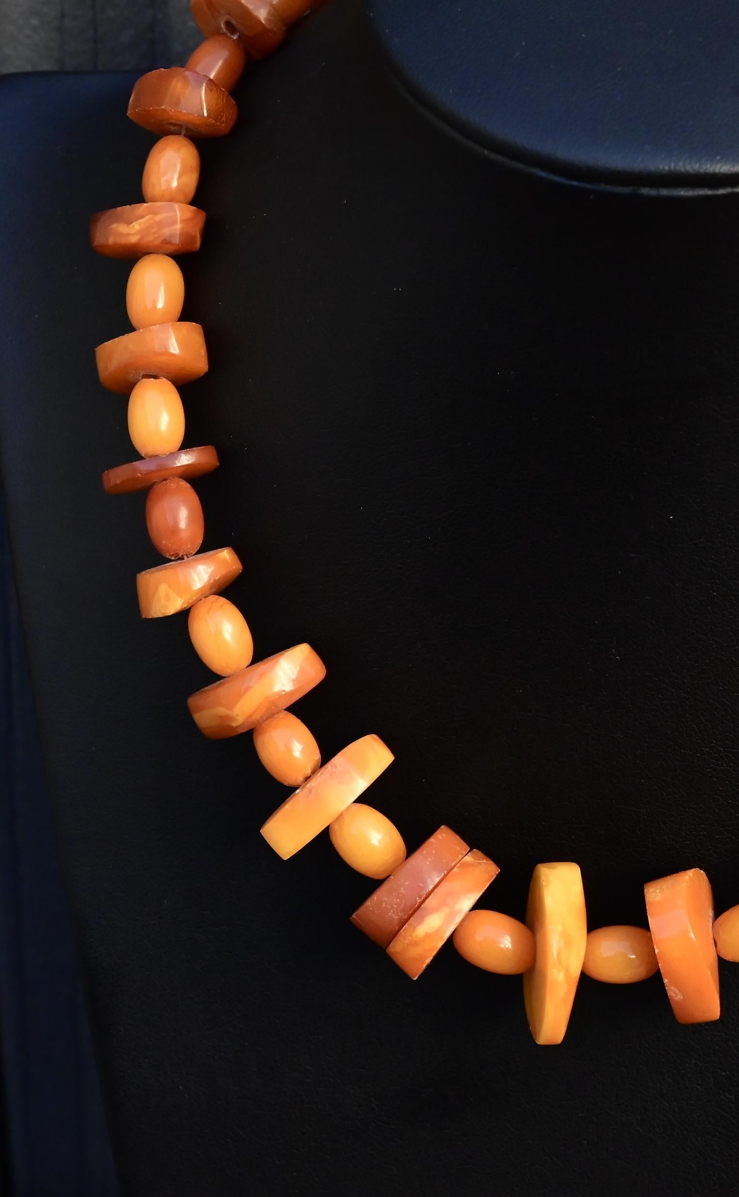 Women's Gorgeous Antique Amber Necklace With Fabulous Shapes 30.10 Grams