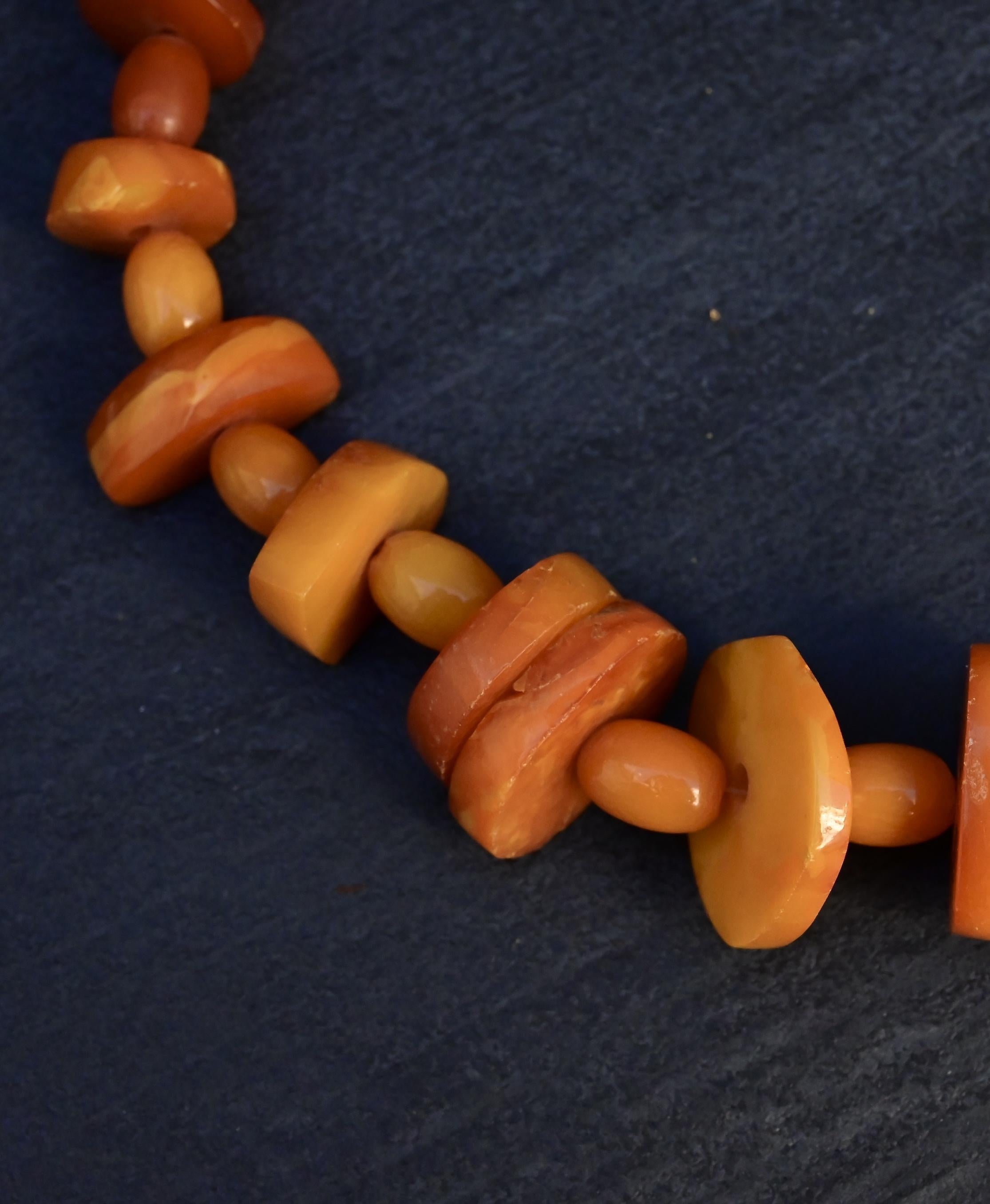 Gorgeous Antique Amber Necklace With Fabulous Shapes 30.10 Grams 2