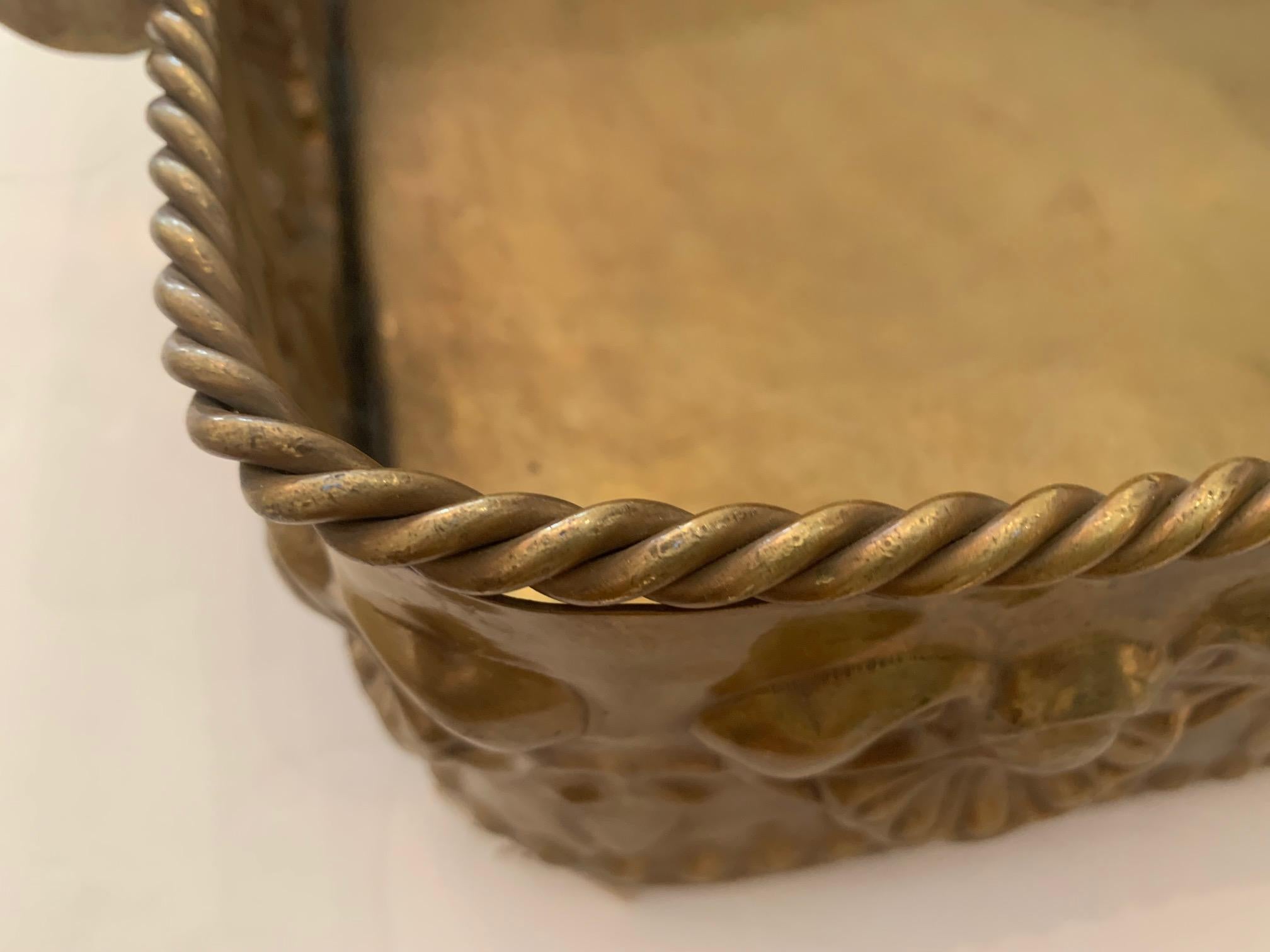 Early 20th Century Gorgeous Antique Brass Deep Tray with Clam Shell Adorned Gallery