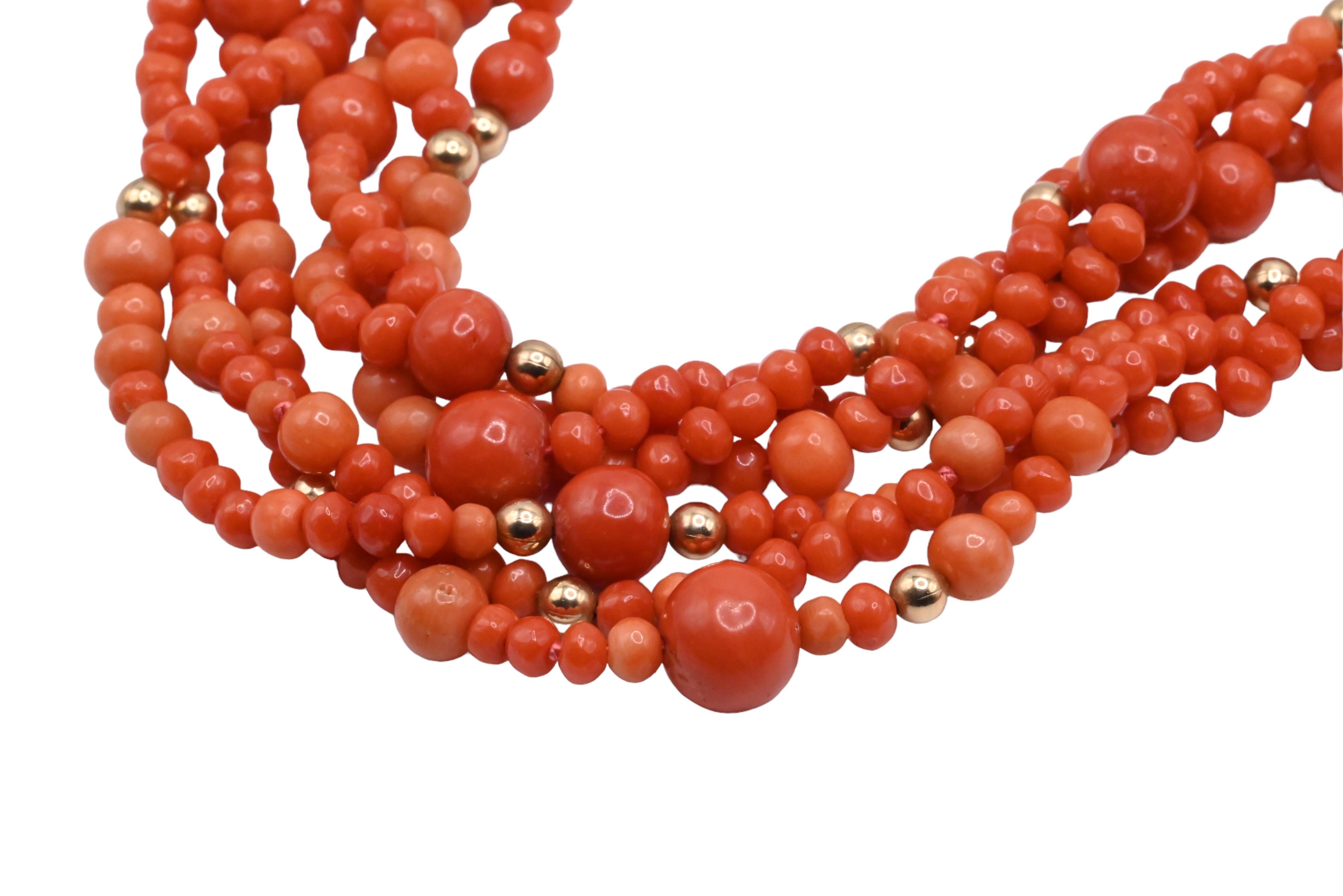 Gorgeous Antique Coral Necklace Fine Quality 99 Grams In Excellent Condition For Sale In Media, PA