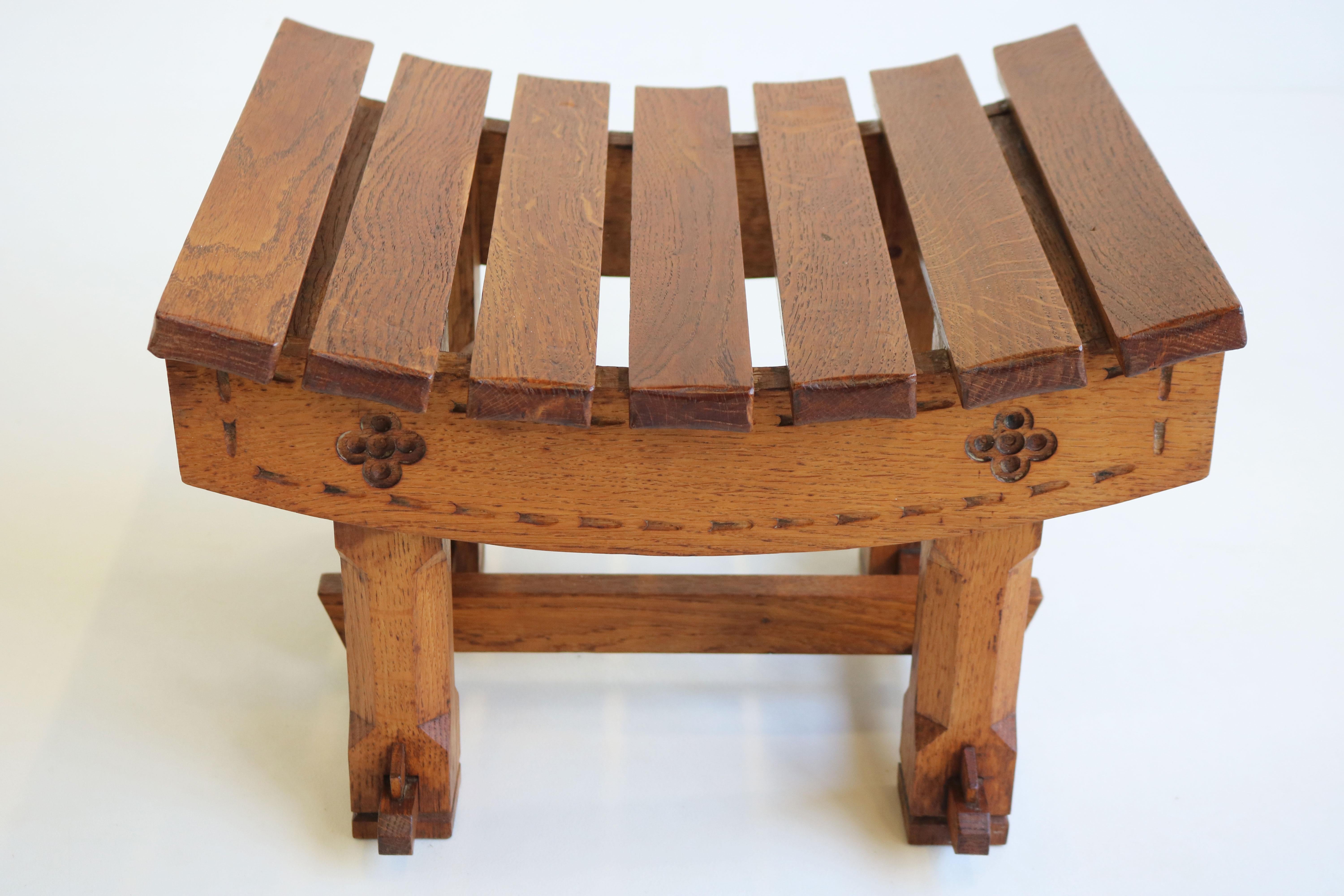 Gorgeous Antique Dutch Arts & Crafts Stool / Footstool in Carved Oak, 1900 For Sale 2