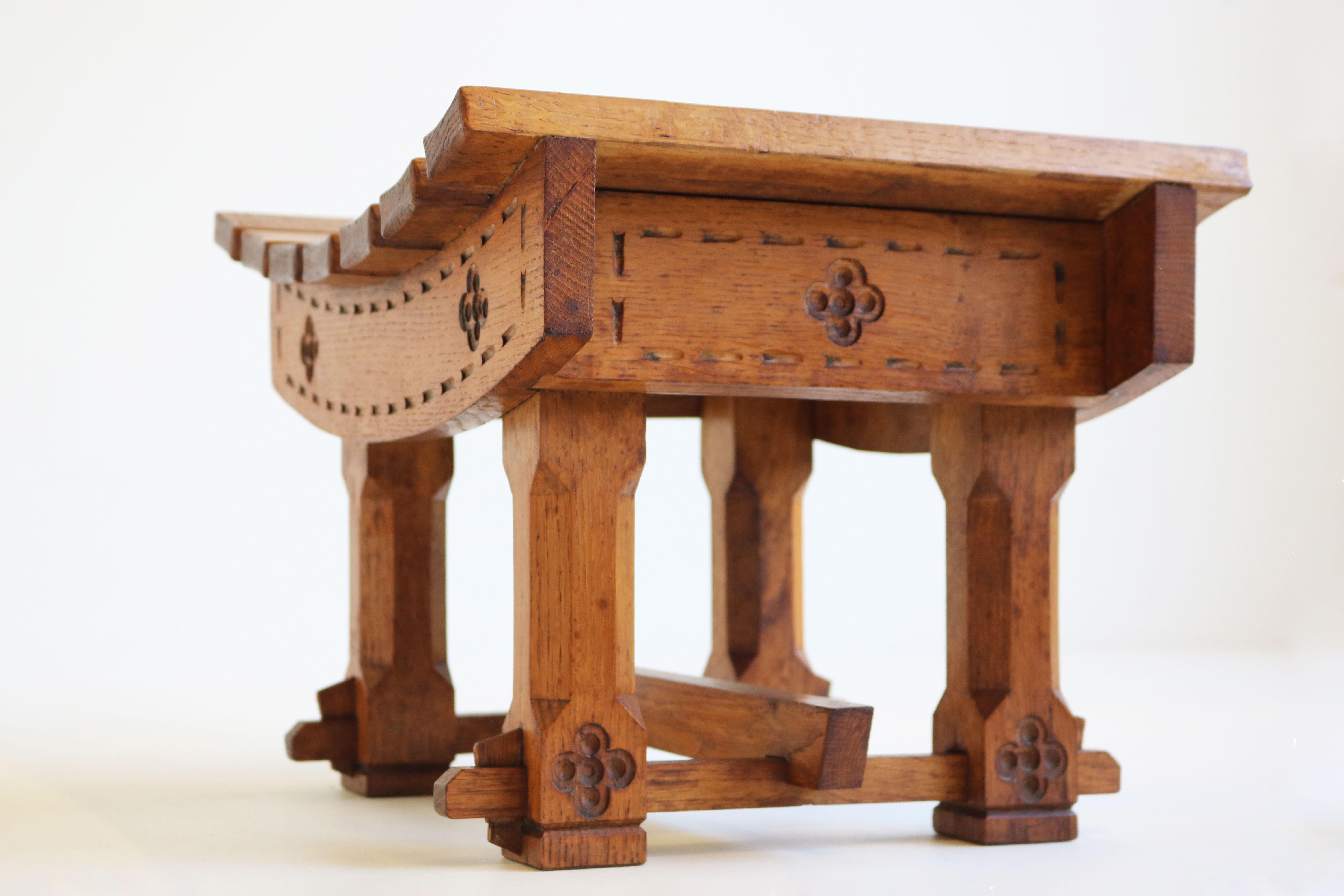 Gorgeous Antique Dutch Arts & Crafts Stool / Footstool in Carved Oak, 1900 For Sale 3