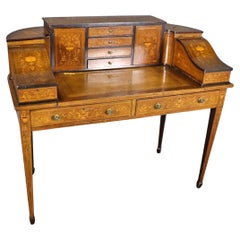 Magnifique bureau anglais ancien en noyer marqueté Carlton House Circa 1900