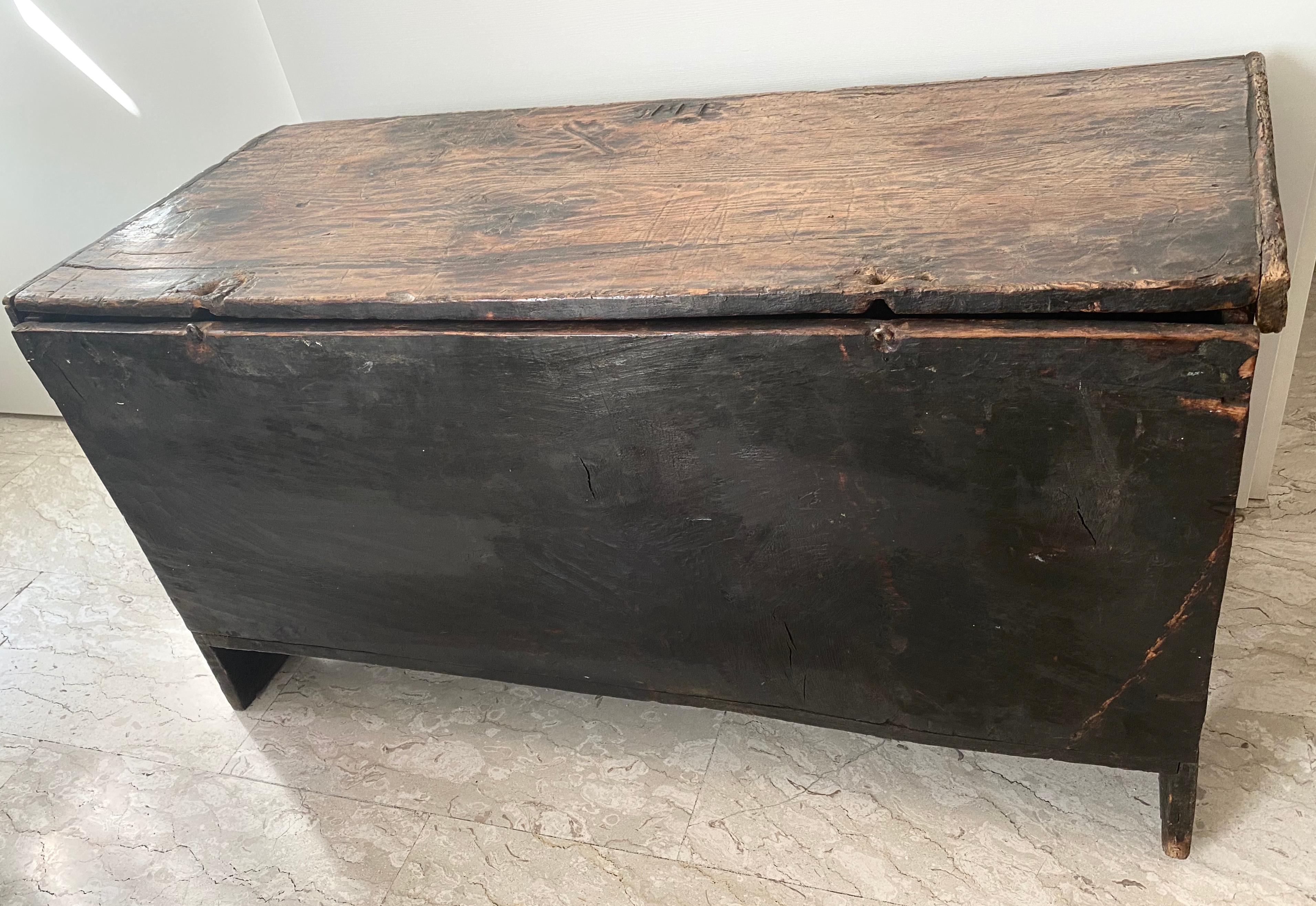 Gorgeous Antique Italian Wooden Case, 18th Century 'Year 1753' For Sale 12