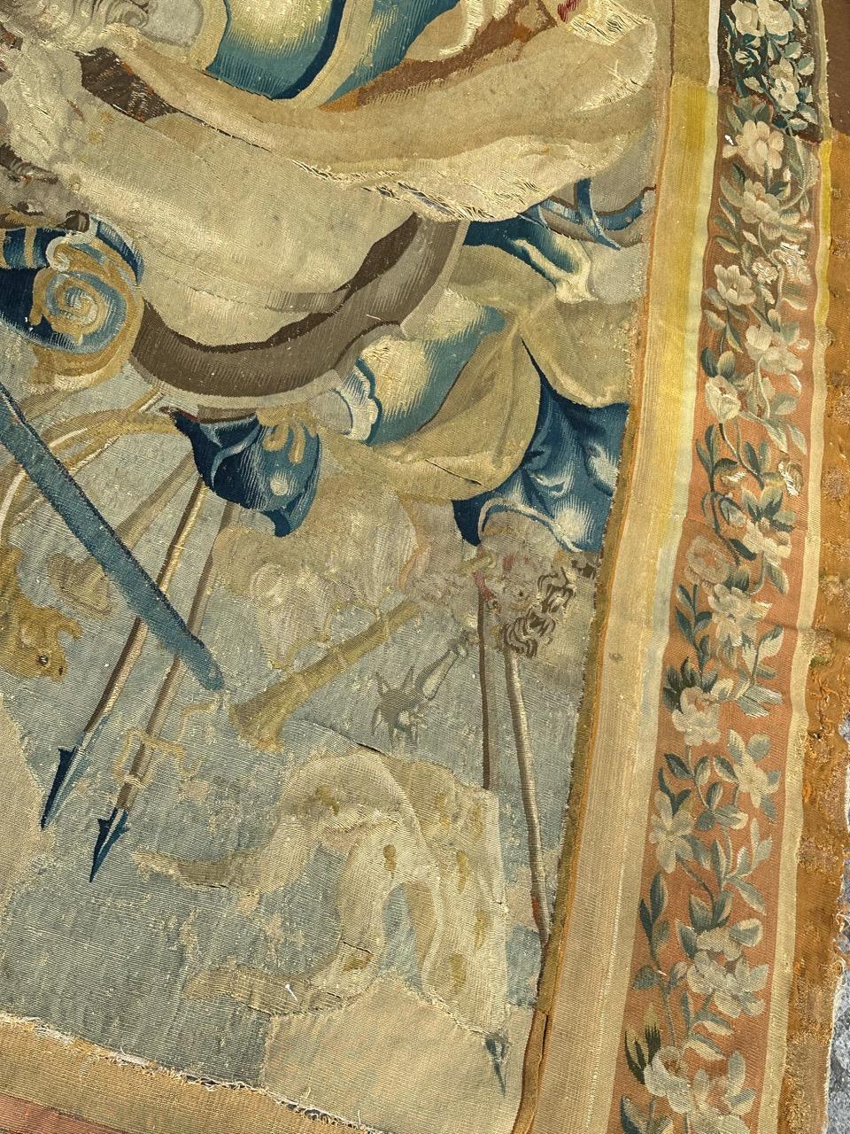 Magnifique tapisserie ancienne d'Aubusson du 17ème siècle représentant une scène de bataille historique en vente 10