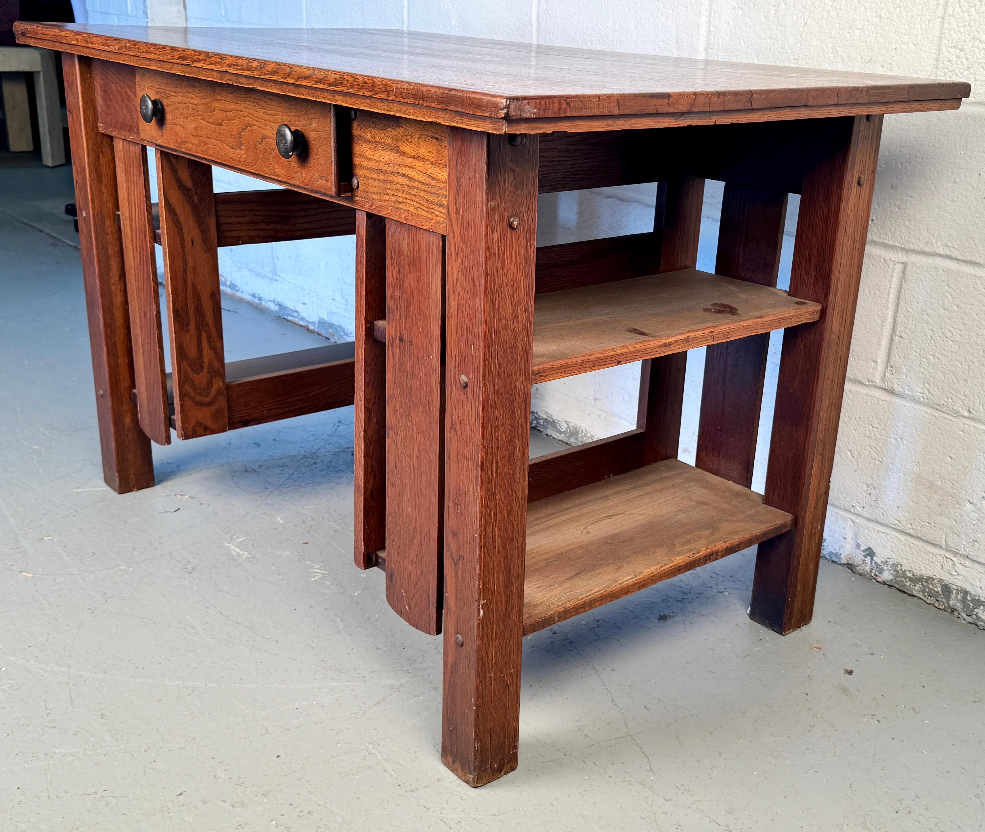 Mid-Century moderno Splendida scrivania antica Mission Arts & Crafts in Oak in vendita
