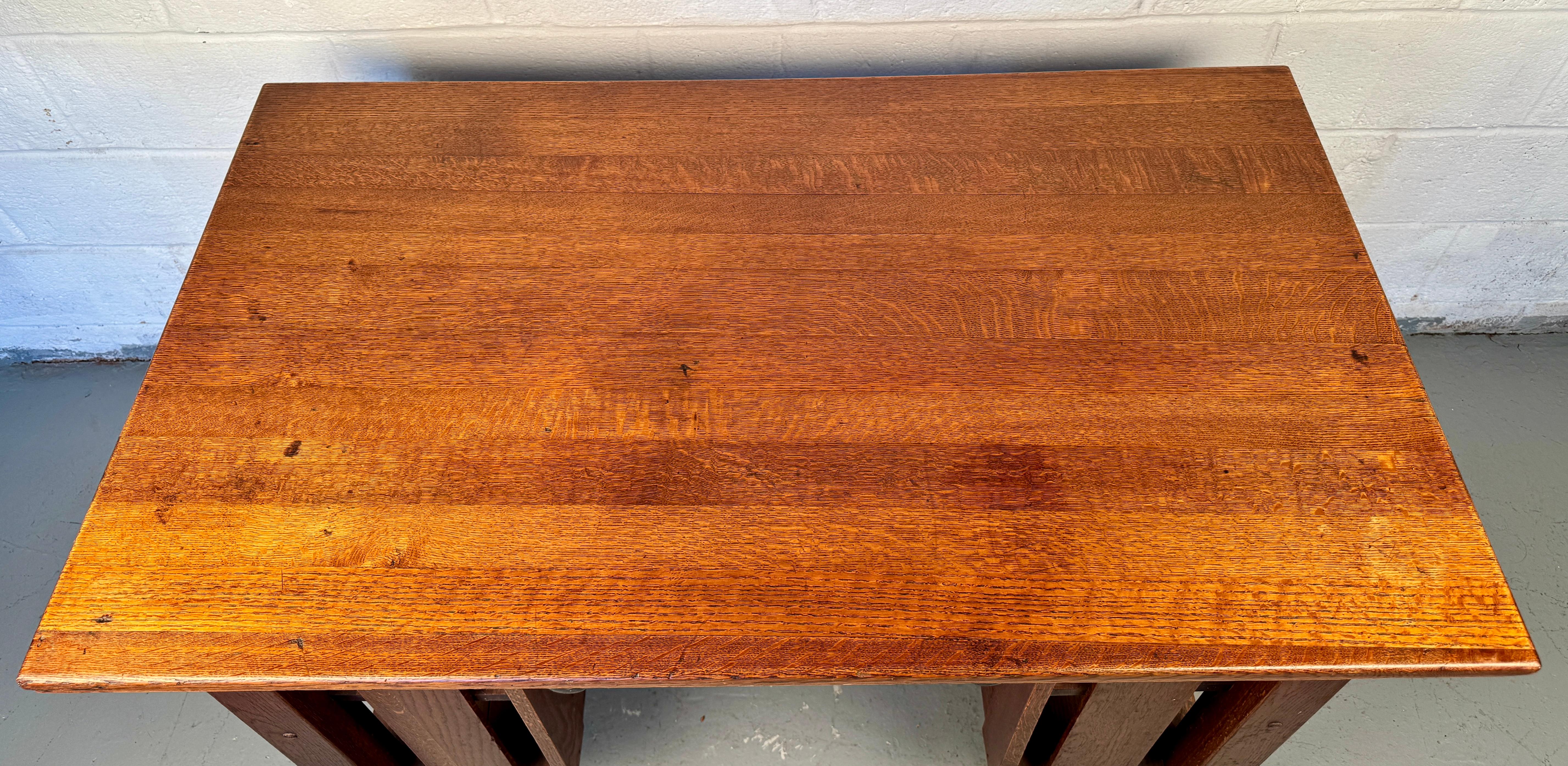 Quercia Splendida scrivania antica Mission Arts & Crafts in Oak in vendita
