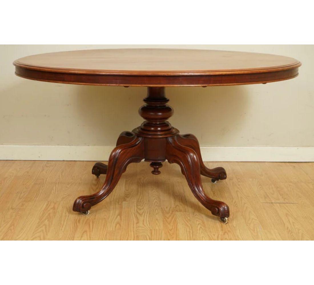 Hand-Crafted Gorgeous Antique Victorian Walnut Oval Carved Legs Circa 1840's