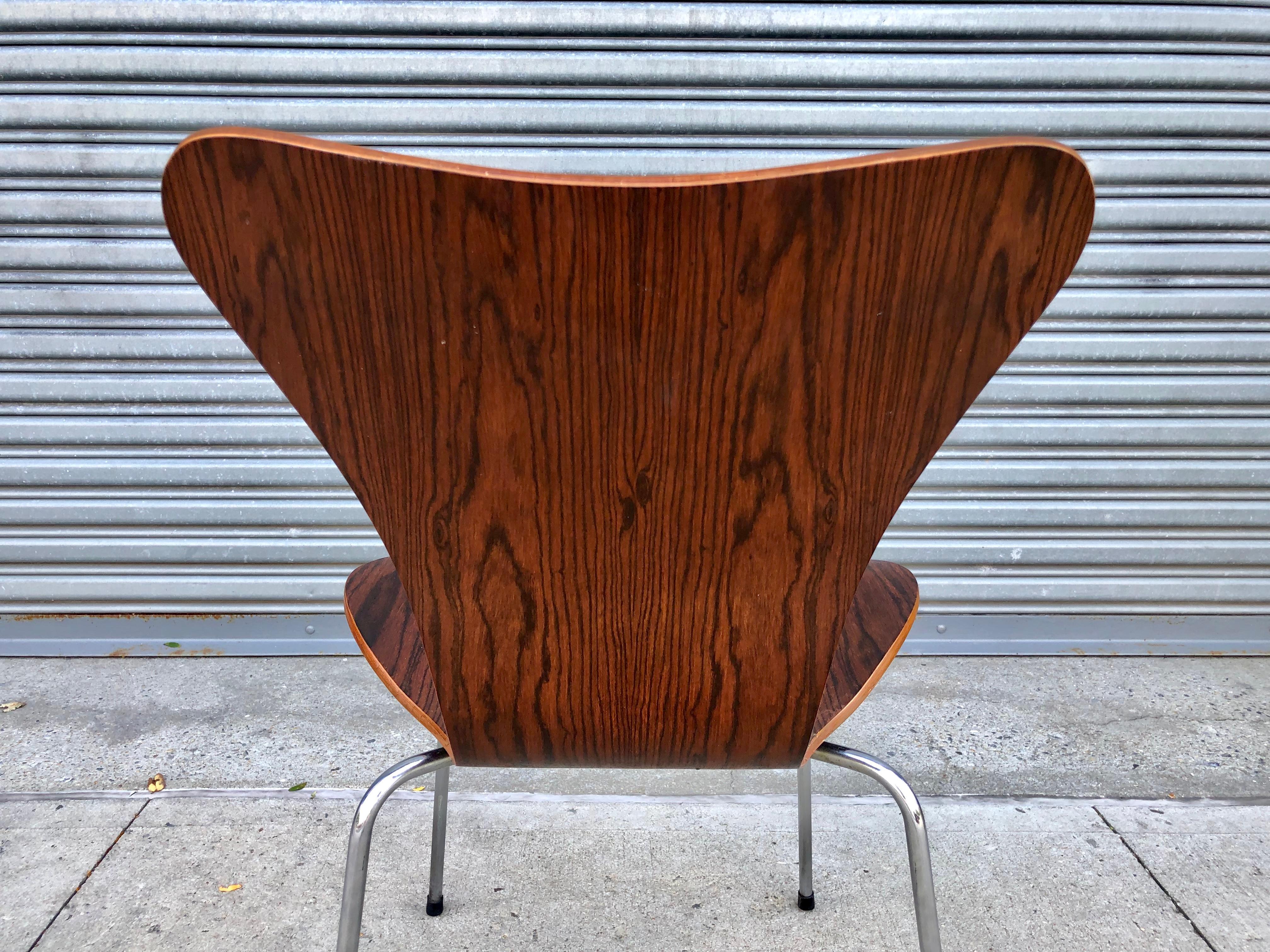 Gorgeous Arne Jacobsen Series 7 Chair In Distressed Condition In Brooklyn, NY