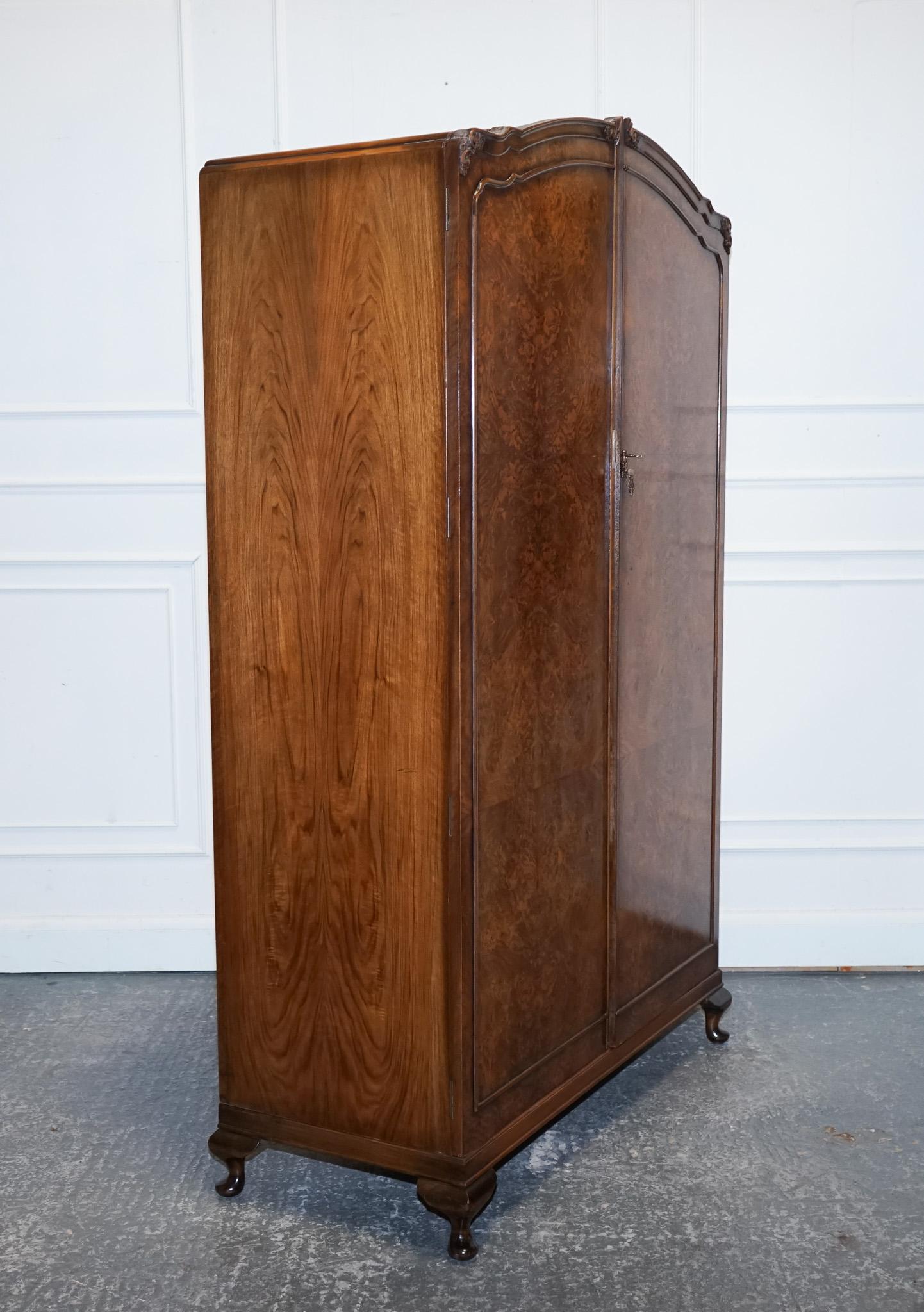 Magnifique armoire double art déco en loupe de ronce avec moulure en vente 5
