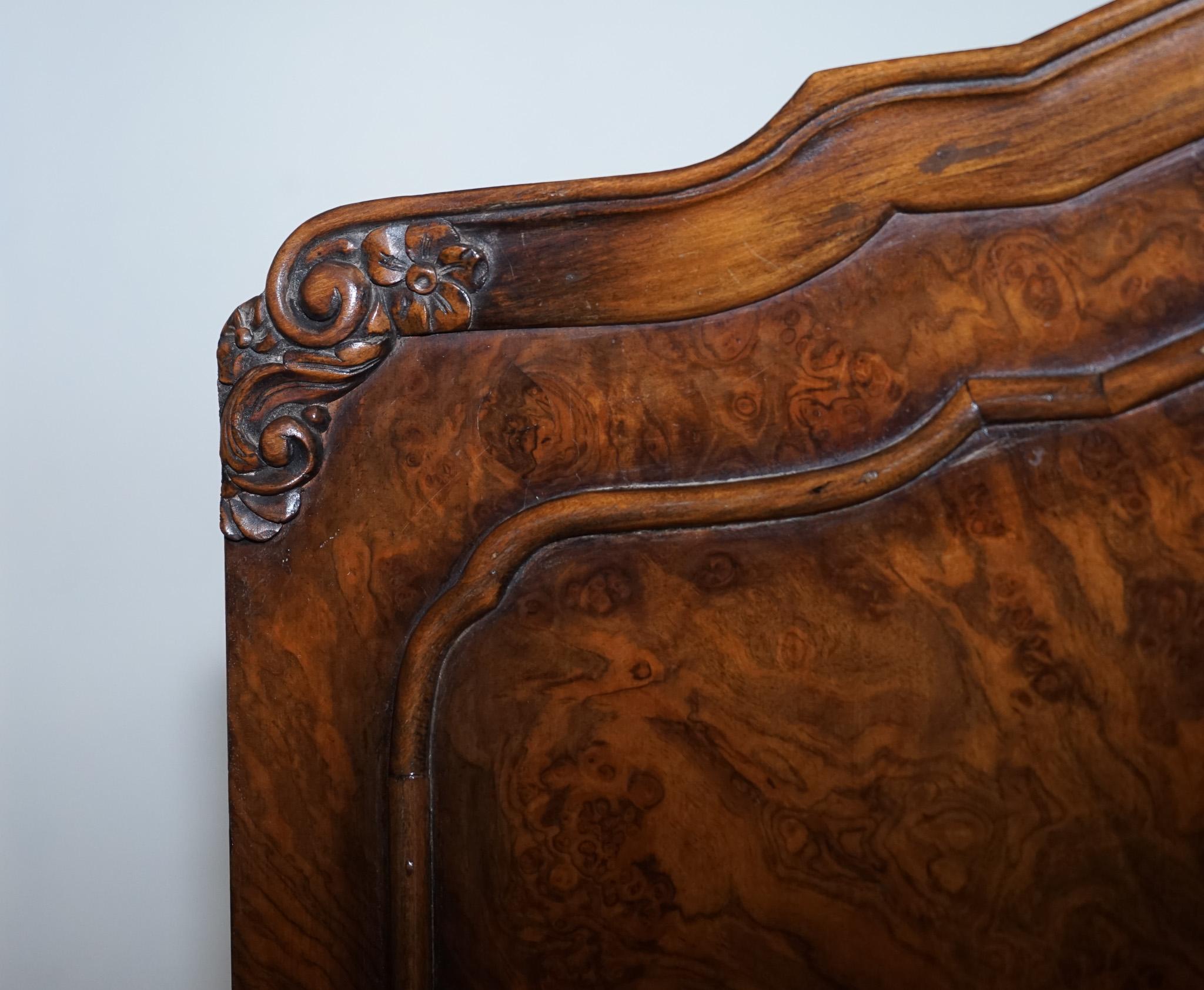 Magnifique armoire double art déco en loupe de ronce avec moulure en vente 1