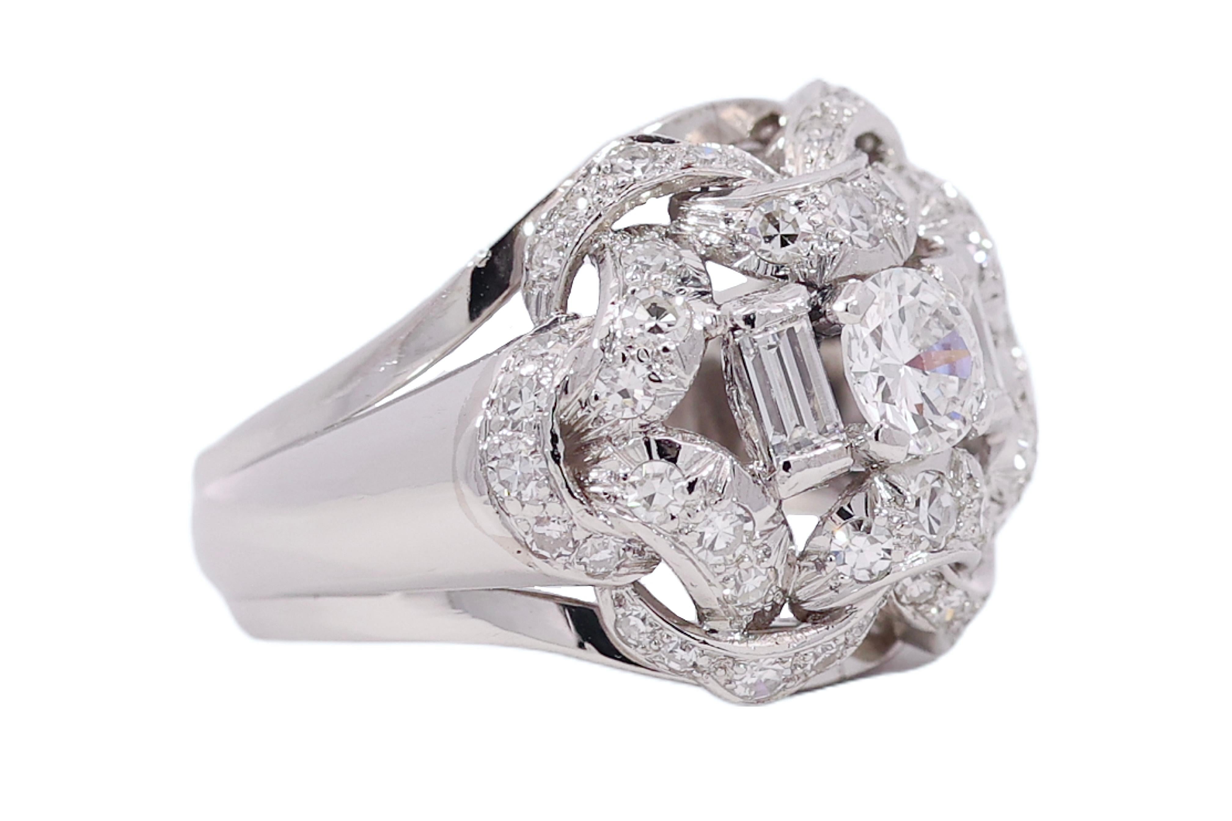 Gorgeous Art Deco Platinum Ring with Approx. 1.54 Carat Diamonds For Sale 2