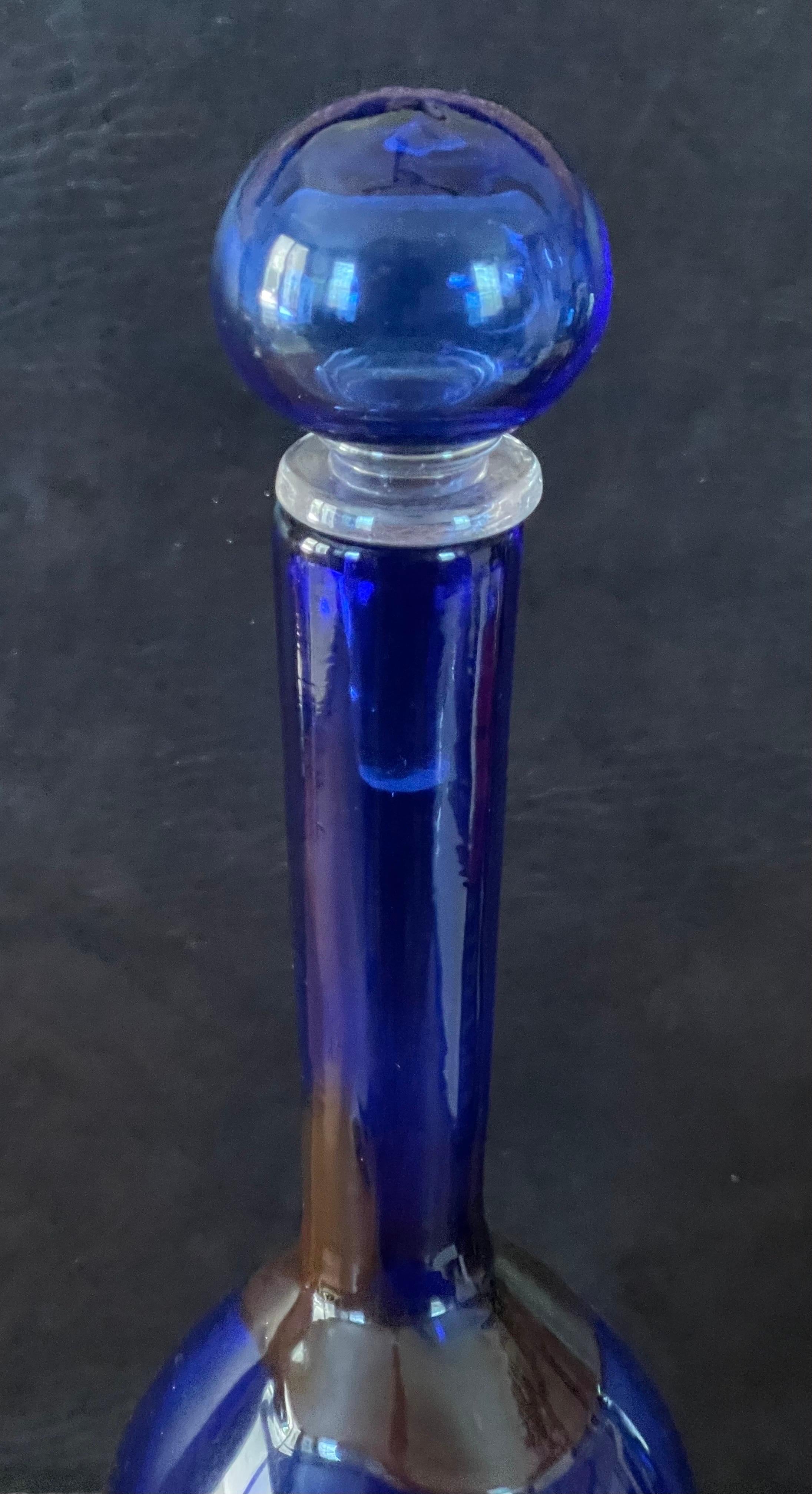 Gorgeous Art Glass Decanter by Murano Glass In Good Condition For Sale In San Diego, CA