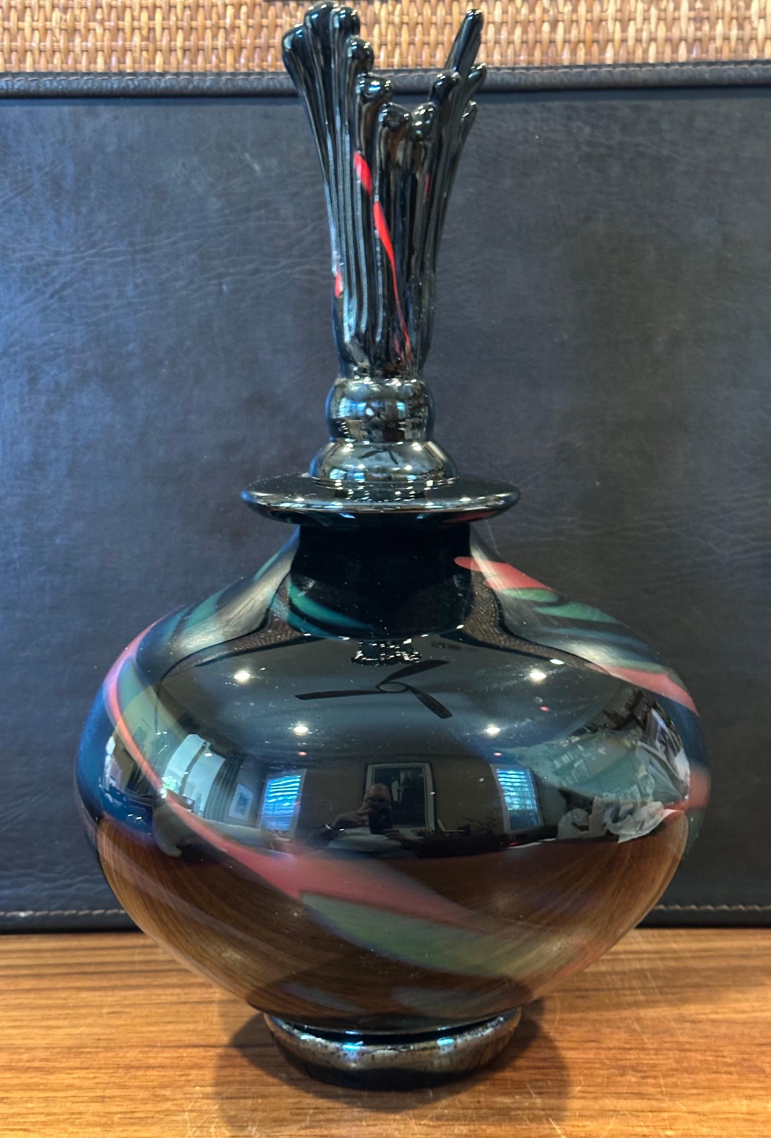 Splendido barattolo con coperchio in vetro artistico In condizioni buone in vendita a San Diego, CA