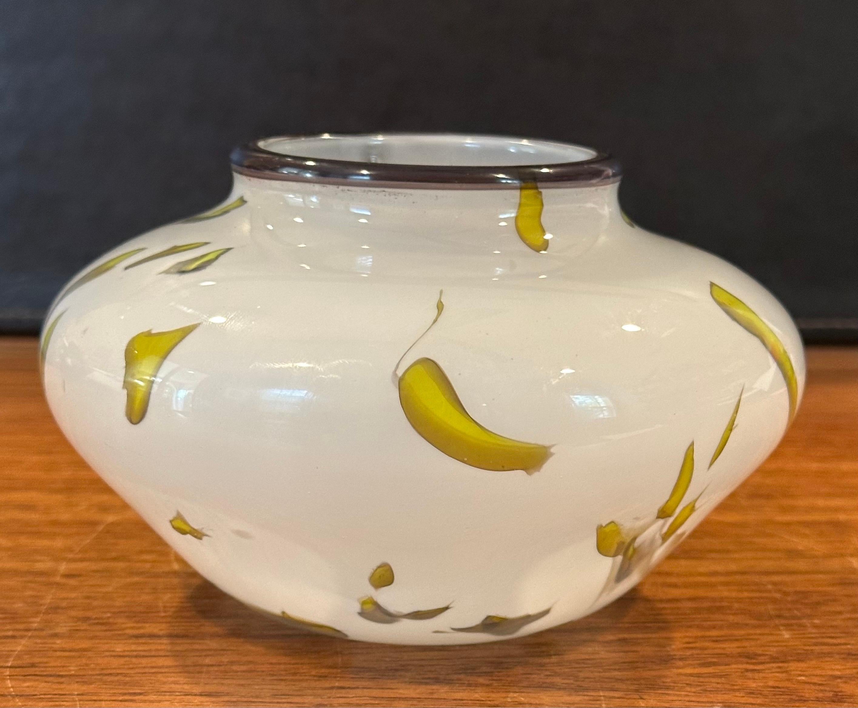Wunderschöne Vase aus Kunstglas von Adam Kaser (Glaskunst) im Angebot