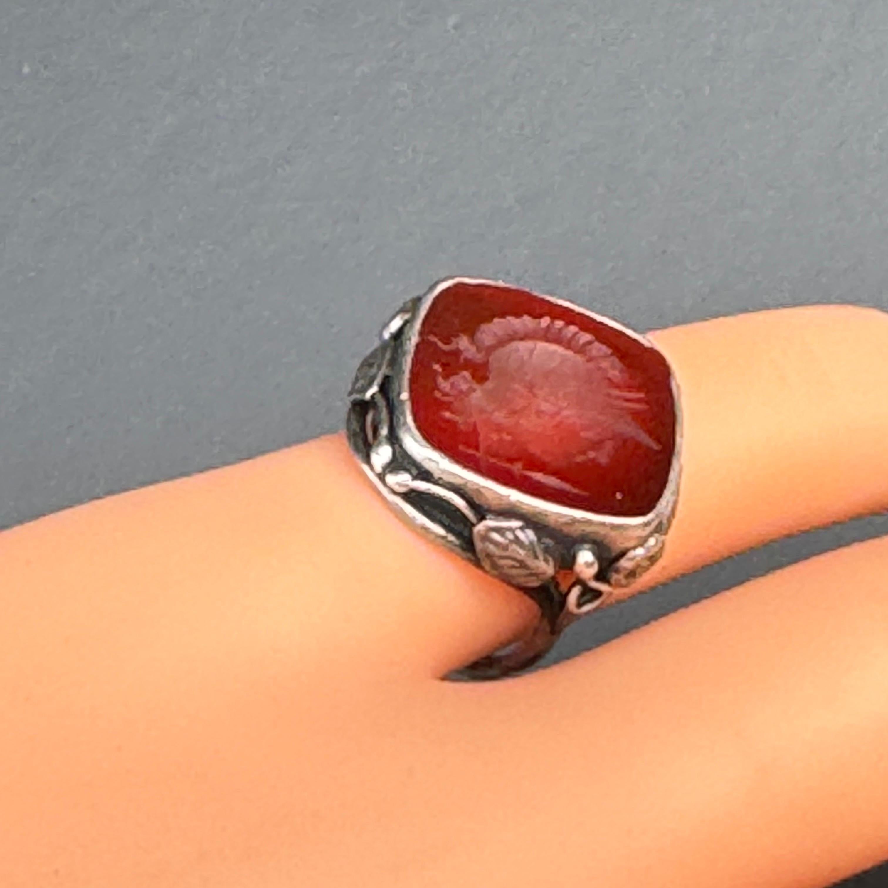 Precioso anillo Arts & Crafts Nouveau de plata de ley tallada Ca en venta 7