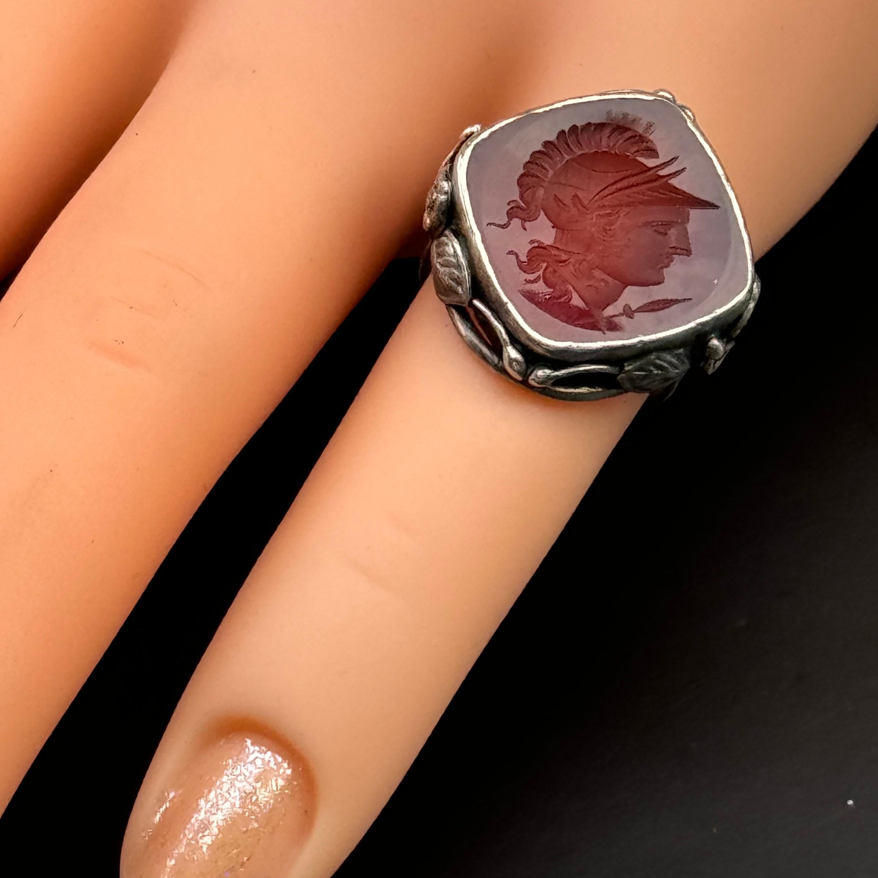 Precioso anillo Arts & Crafts Nouveau de plata de ley tallada Ca en venta 8