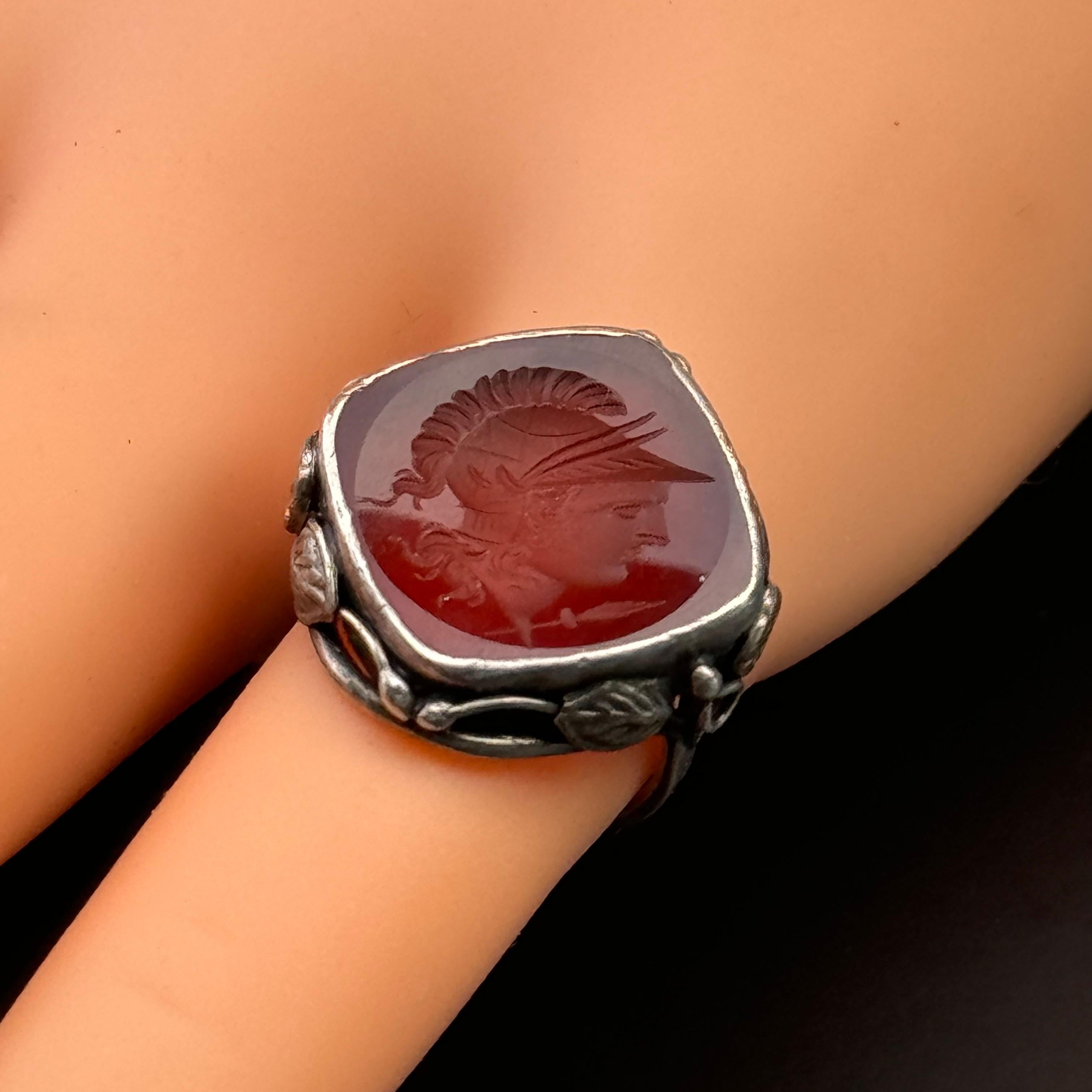 Precioso anillo Arts & Crafts Nouveau de plata de ley tallada Ca en venta 9