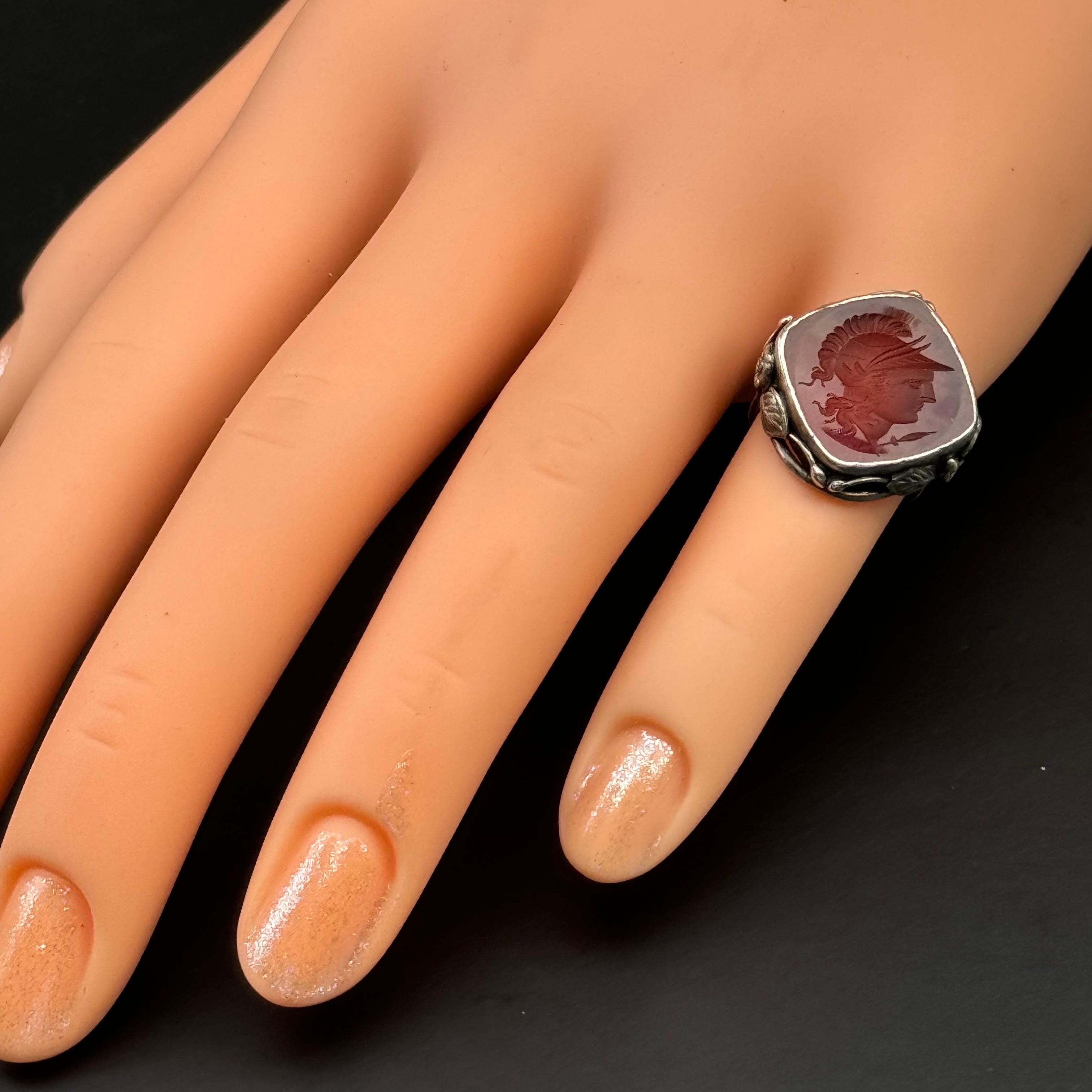 Precioso anillo Arts & Crafts Nouveau de plata de ley tallada Ca en venta 2