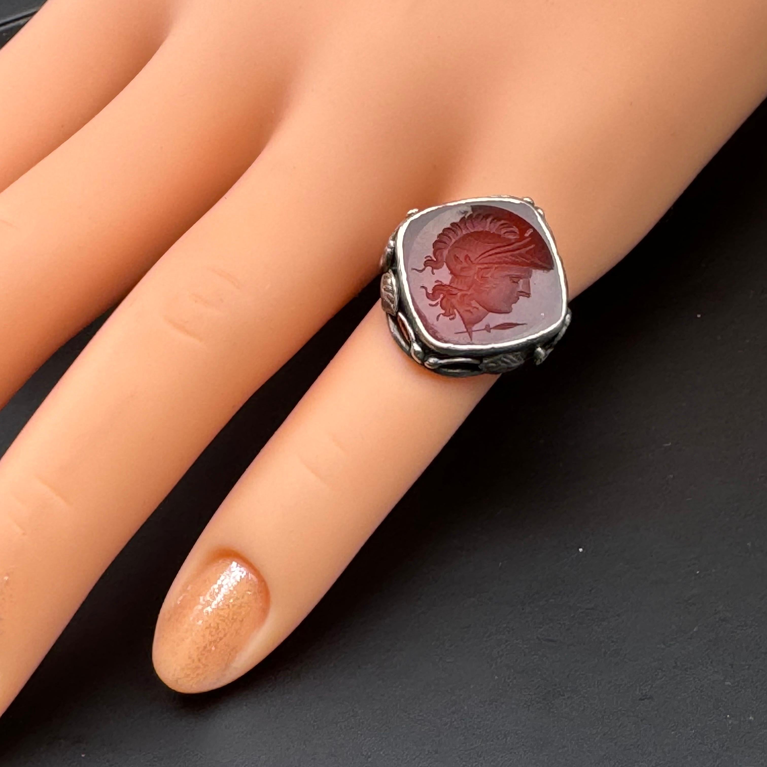 Precioso anillo Arts & Crafts Nouveau de plata de ley tallada Ca en venta 3