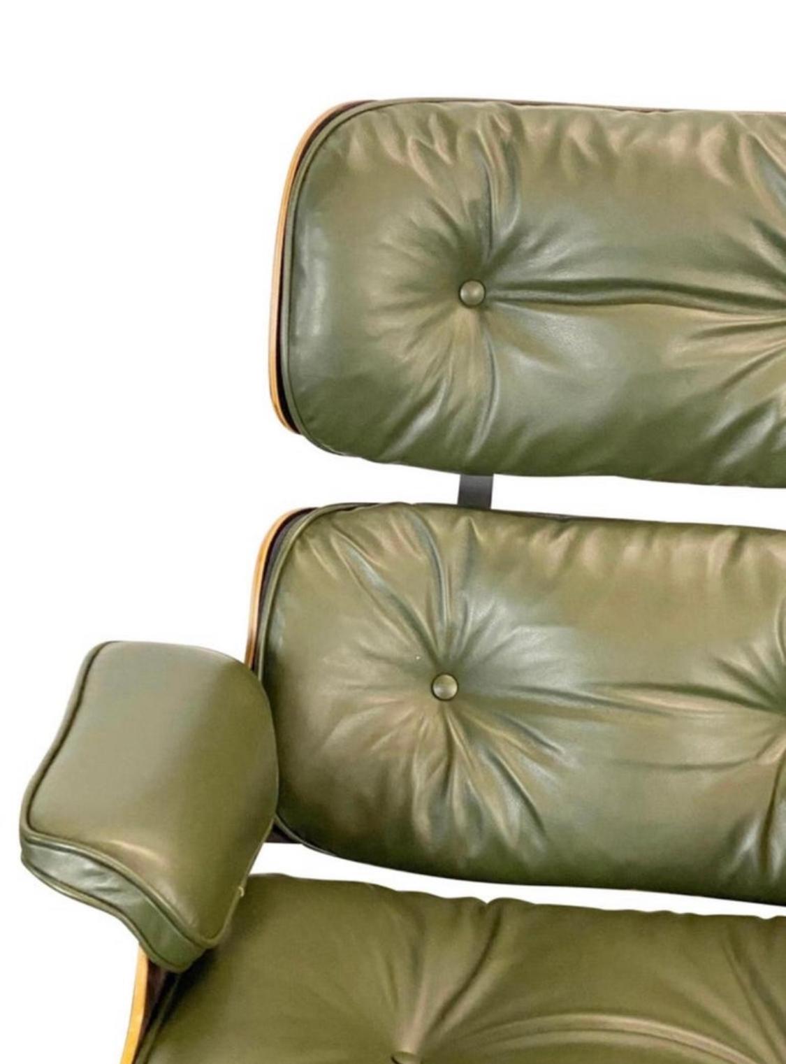 Magnifique fauteuil de salon et pouf Eames Avocado en vente 3