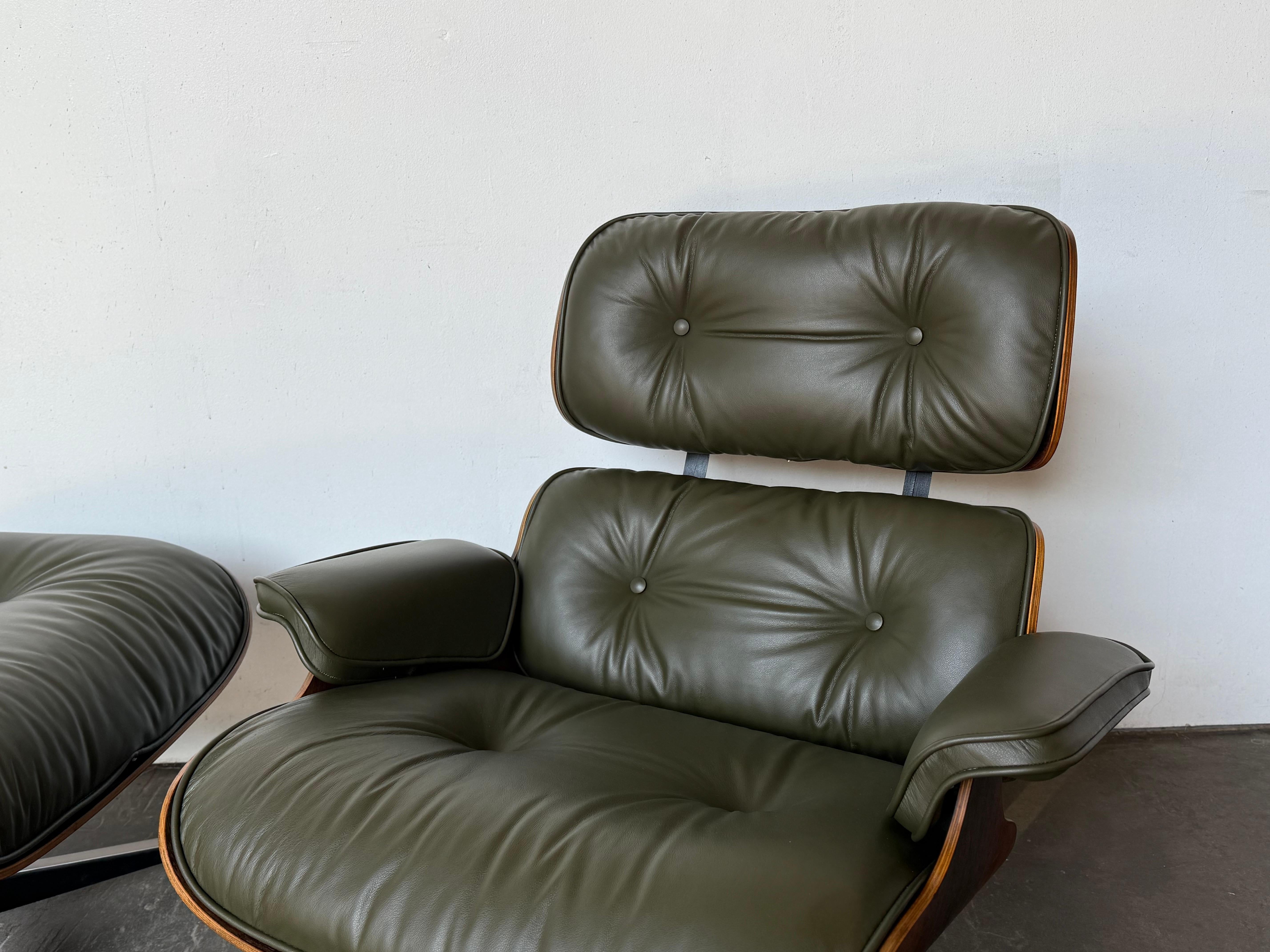 Wunderschöner Avocado Eames-Loungesessel und Ottomane im Angebot 4