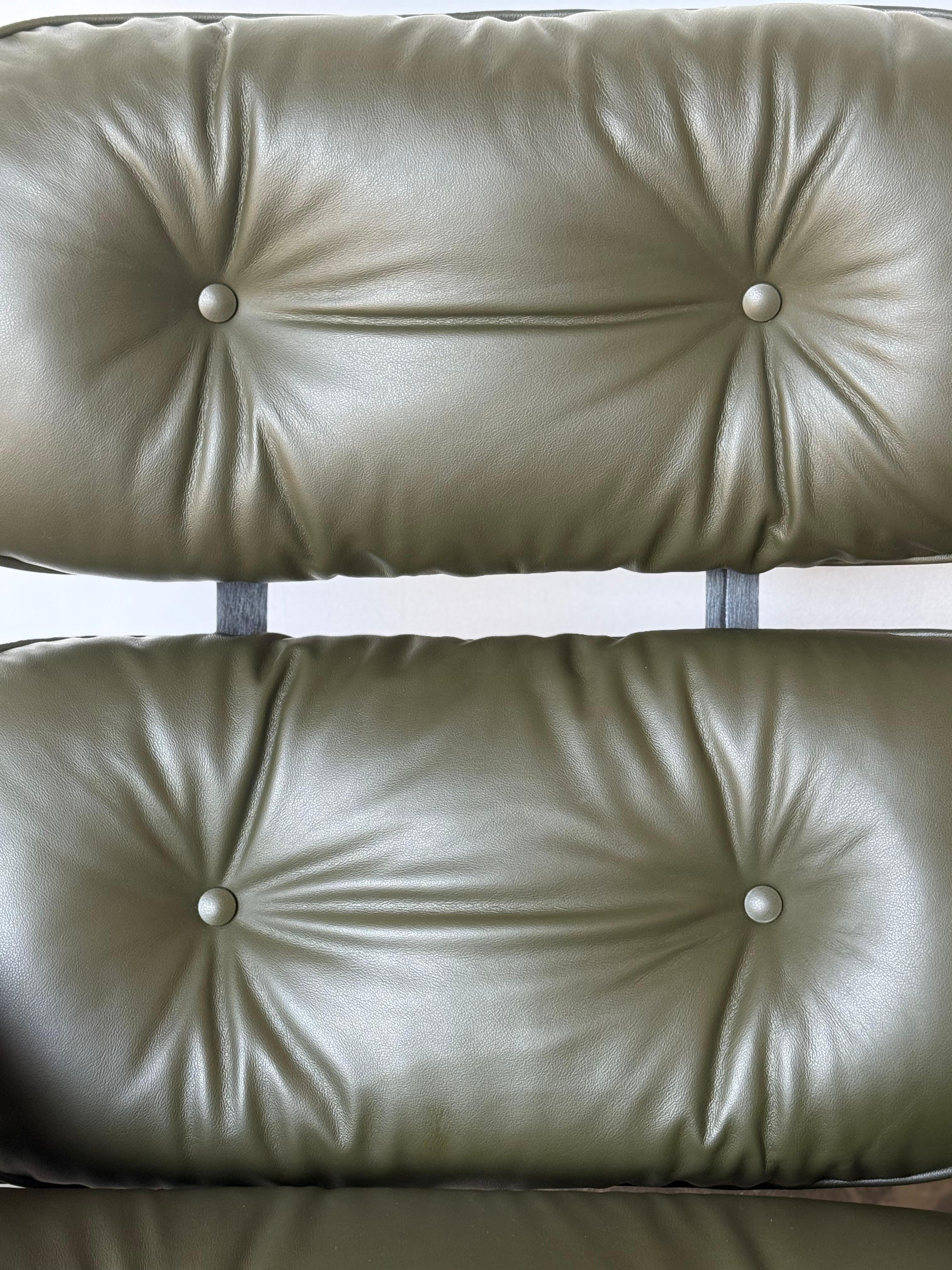 Wunderschöner Avocado Eames-Loungesessel und Ottomane im Angebot 5