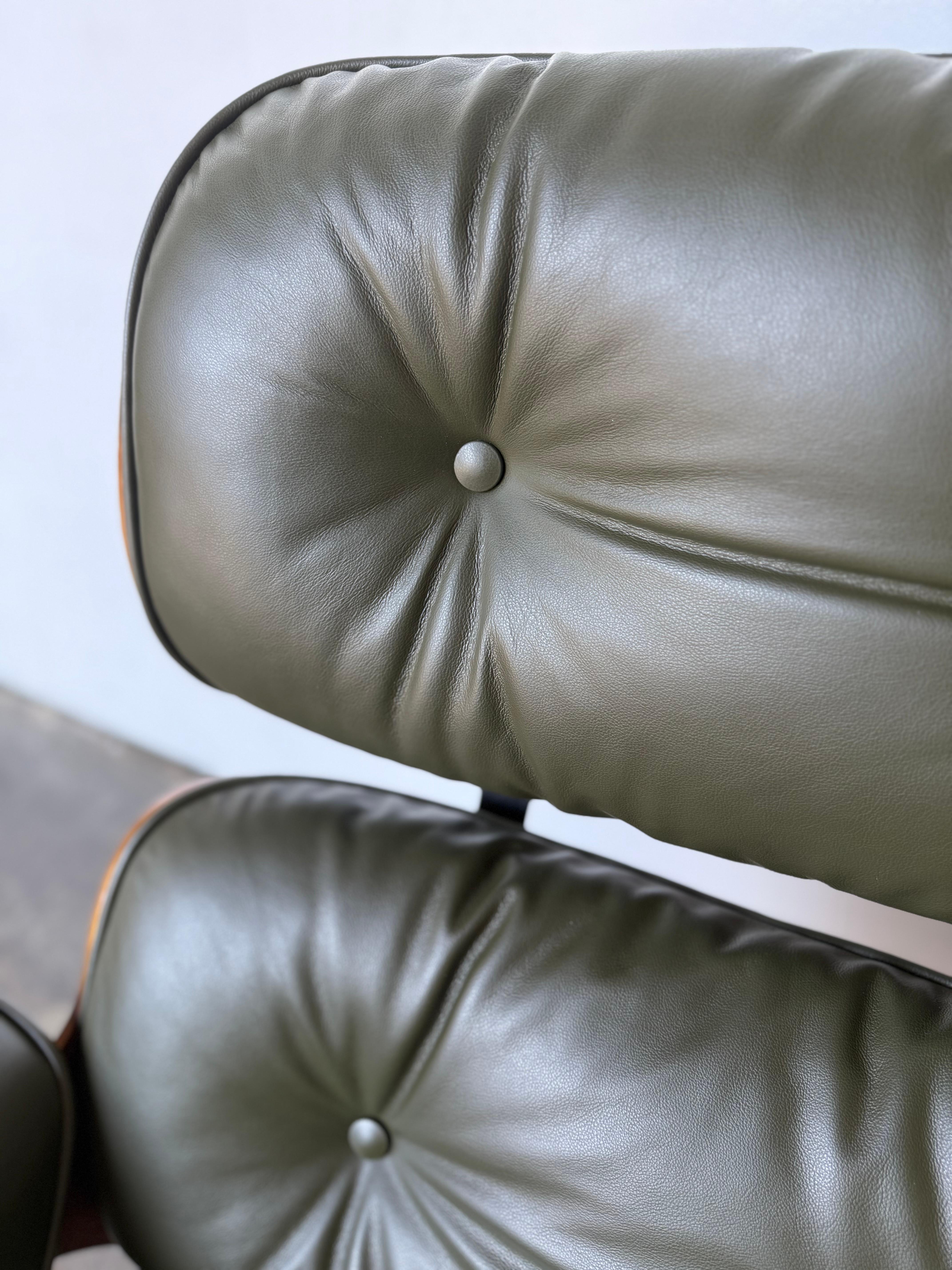 Wunderschöner Avocado Eames-Loungesessel und Ottomane im Angebot 10