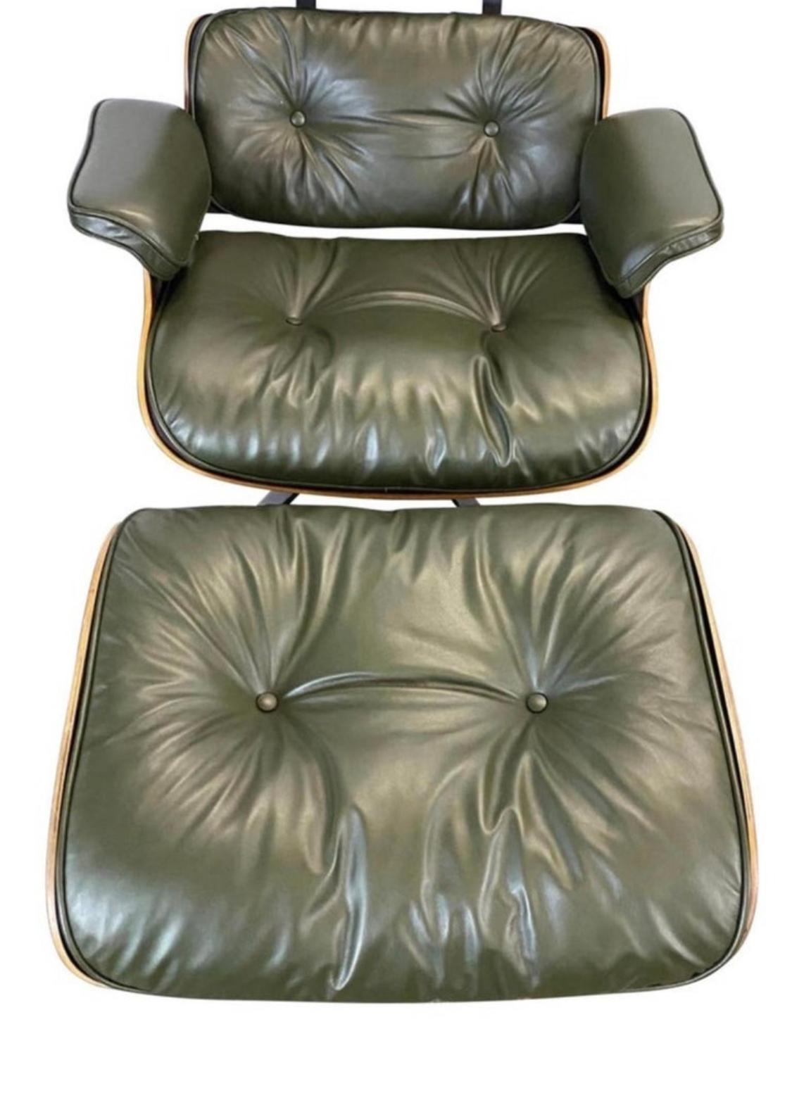 Américain Magnifique fauteuil de salon et pouf Eames Avocado en vente