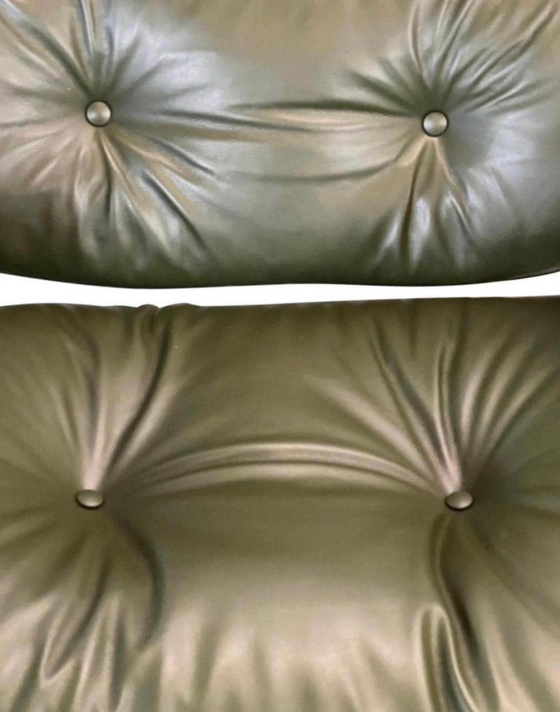 20ième siècle Magnifique fauteuil de salon et pouf Eames Avocado en vente