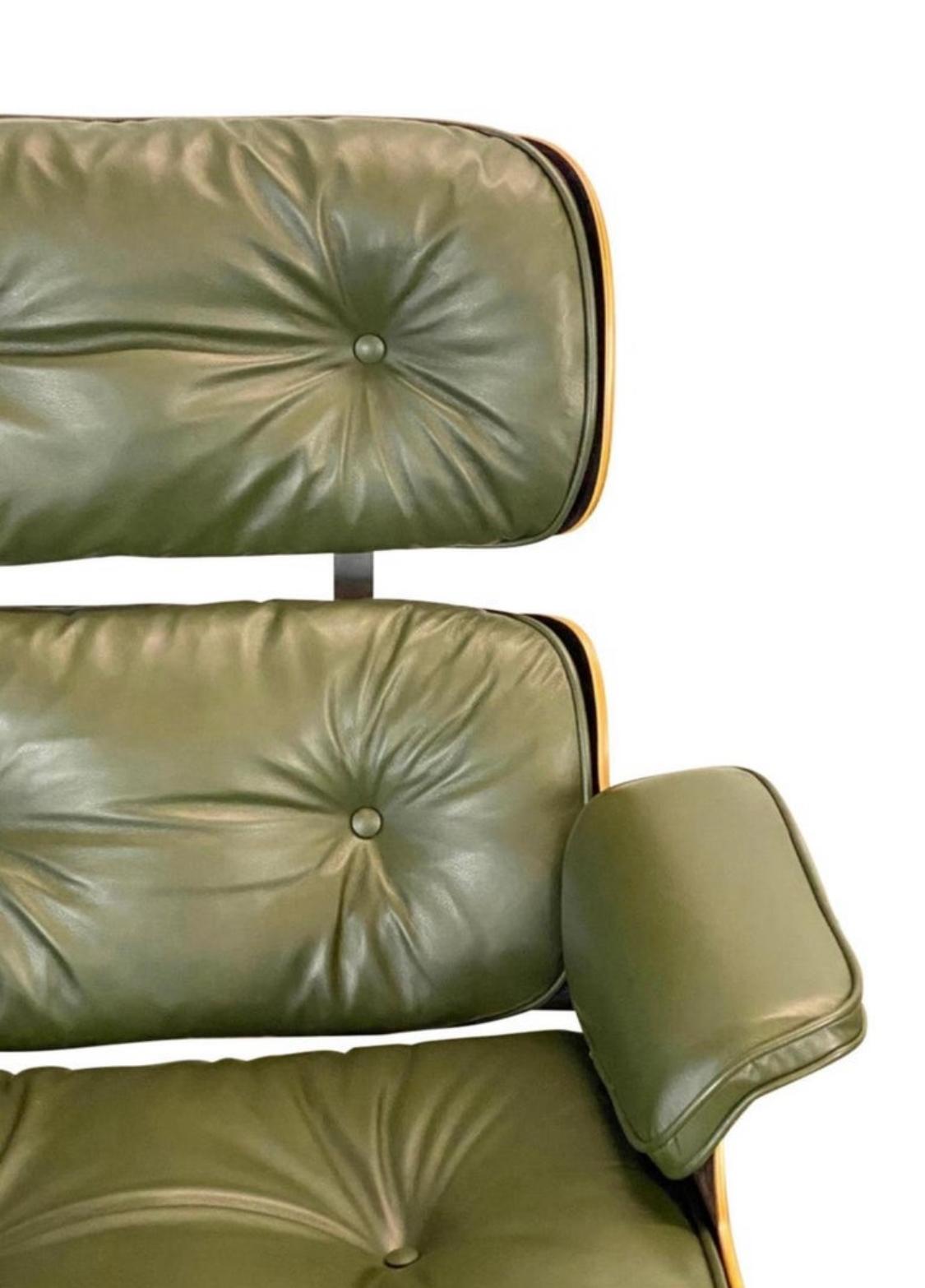 Magnifique fauteuil de salon et pouf Eames Avocado en vente 2