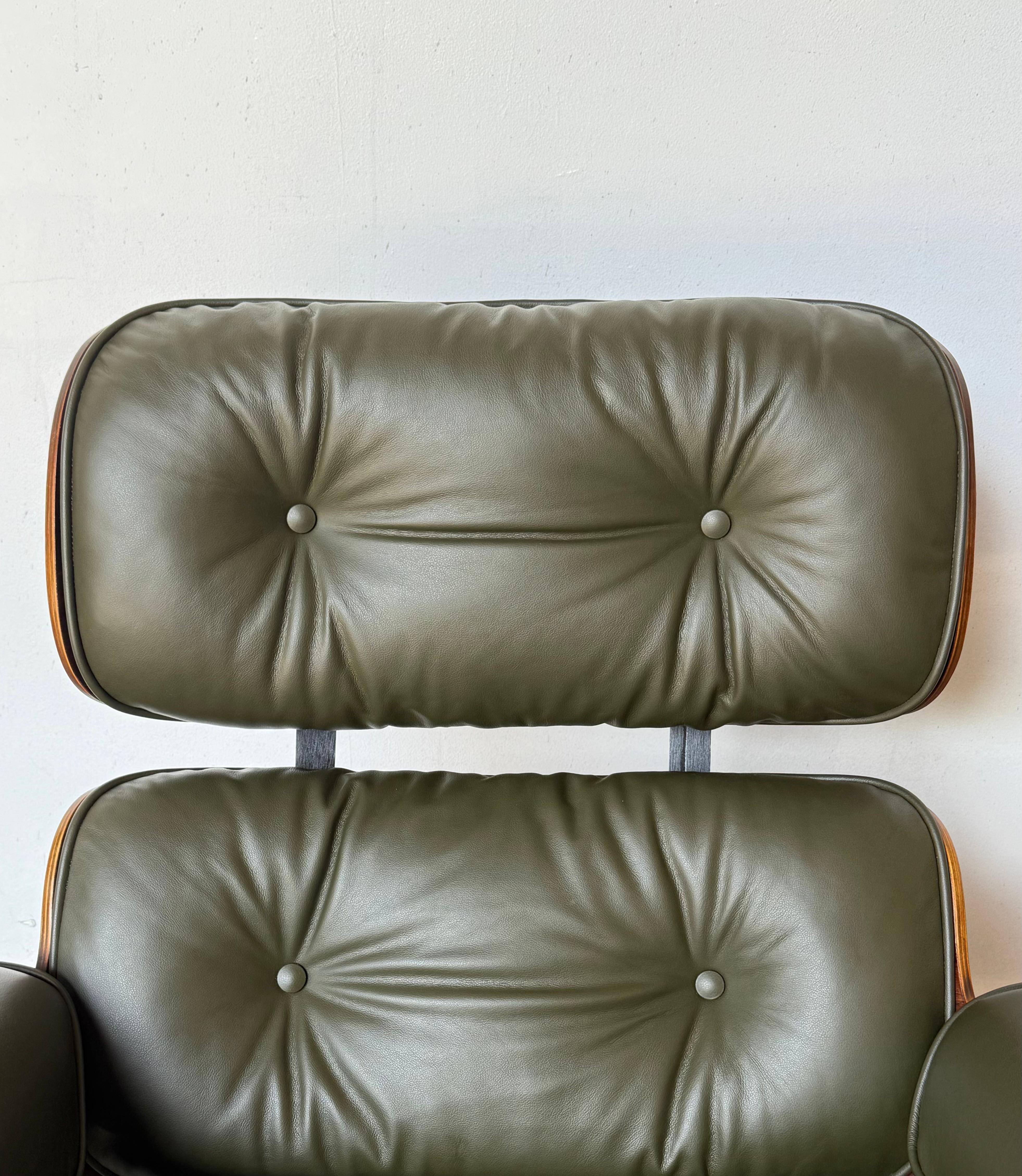 Wunderschöner Avocado Eames-Loungesessel und Ottomane im Angebot 2