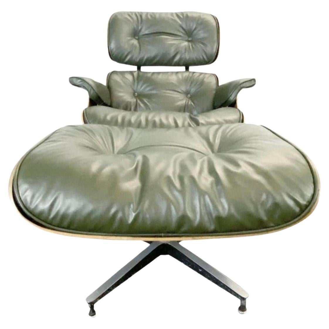 Magnifique fauteuil de salon et pouf Eames Avocado en vente