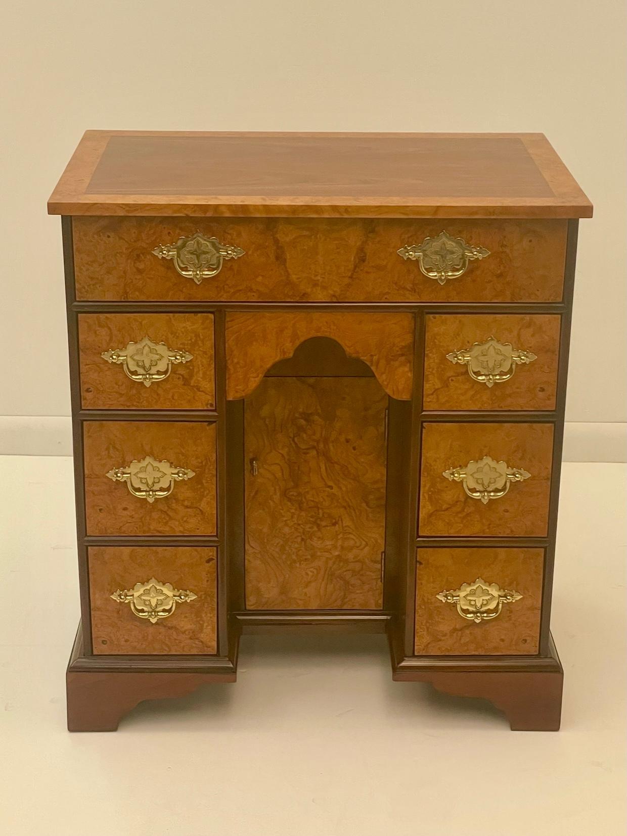 Late 20th Century Gorgeous Baker Stately Homes Collection Queen Anne Walnut & Burl Commode For Sale