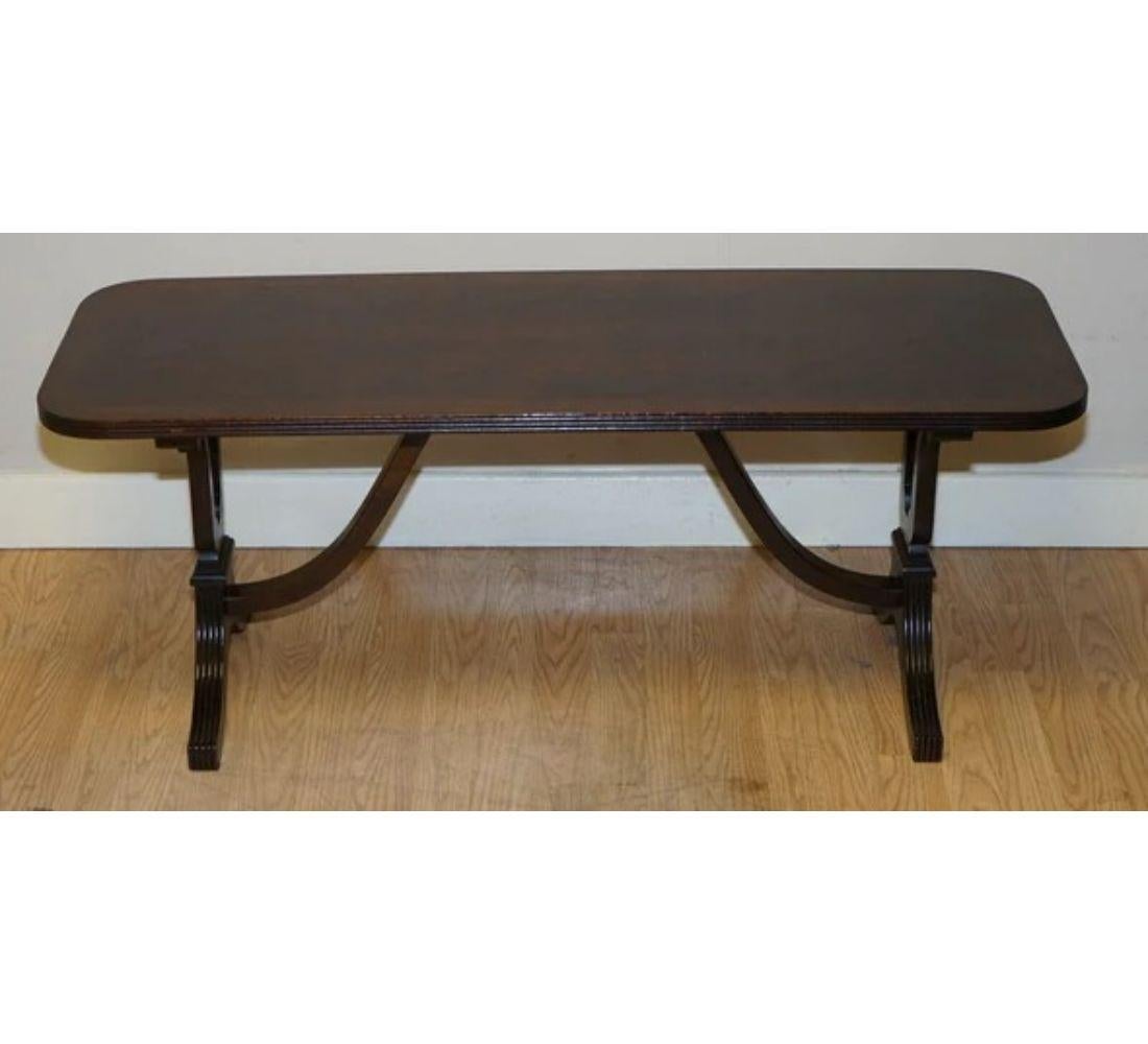 Gorgeous Bevan Funnell Regency Style Sheraton Revival Hardwood Coffee Table In Good Condition In Pulborough, GB