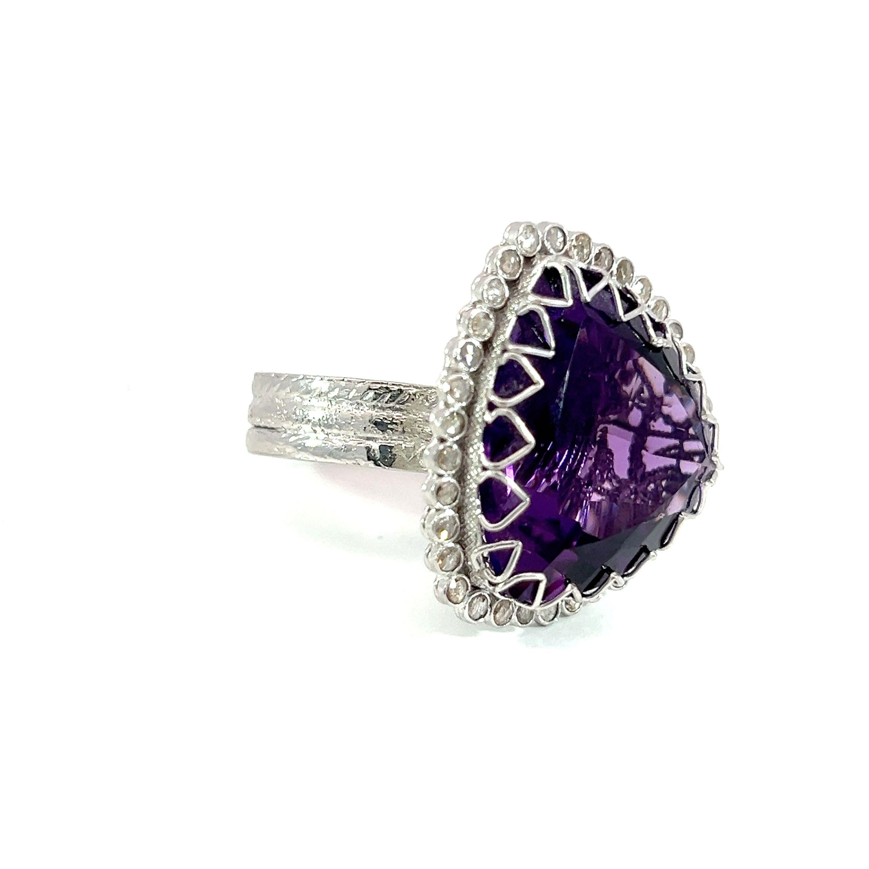 Precioso anillo grande Amatista natural y diamante Corte mixto en venta