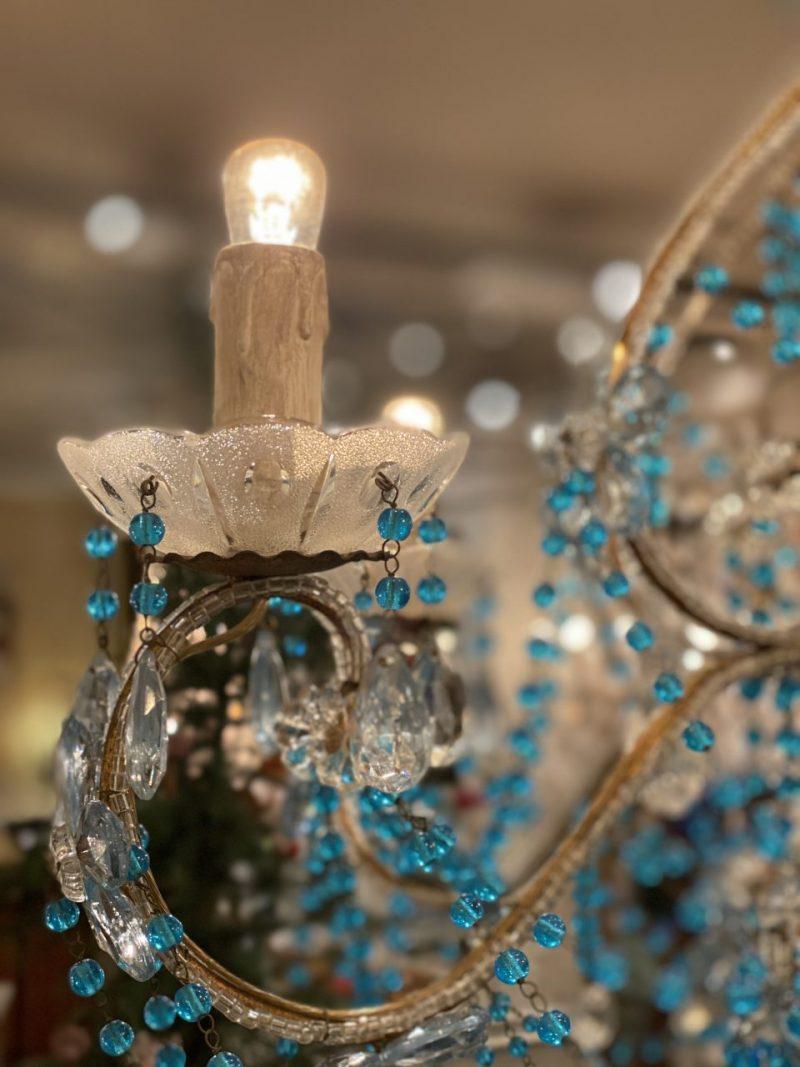 Magnifique lustre en rosette bleue et perles transparentes, France, début du 20e siècle en vente 2
