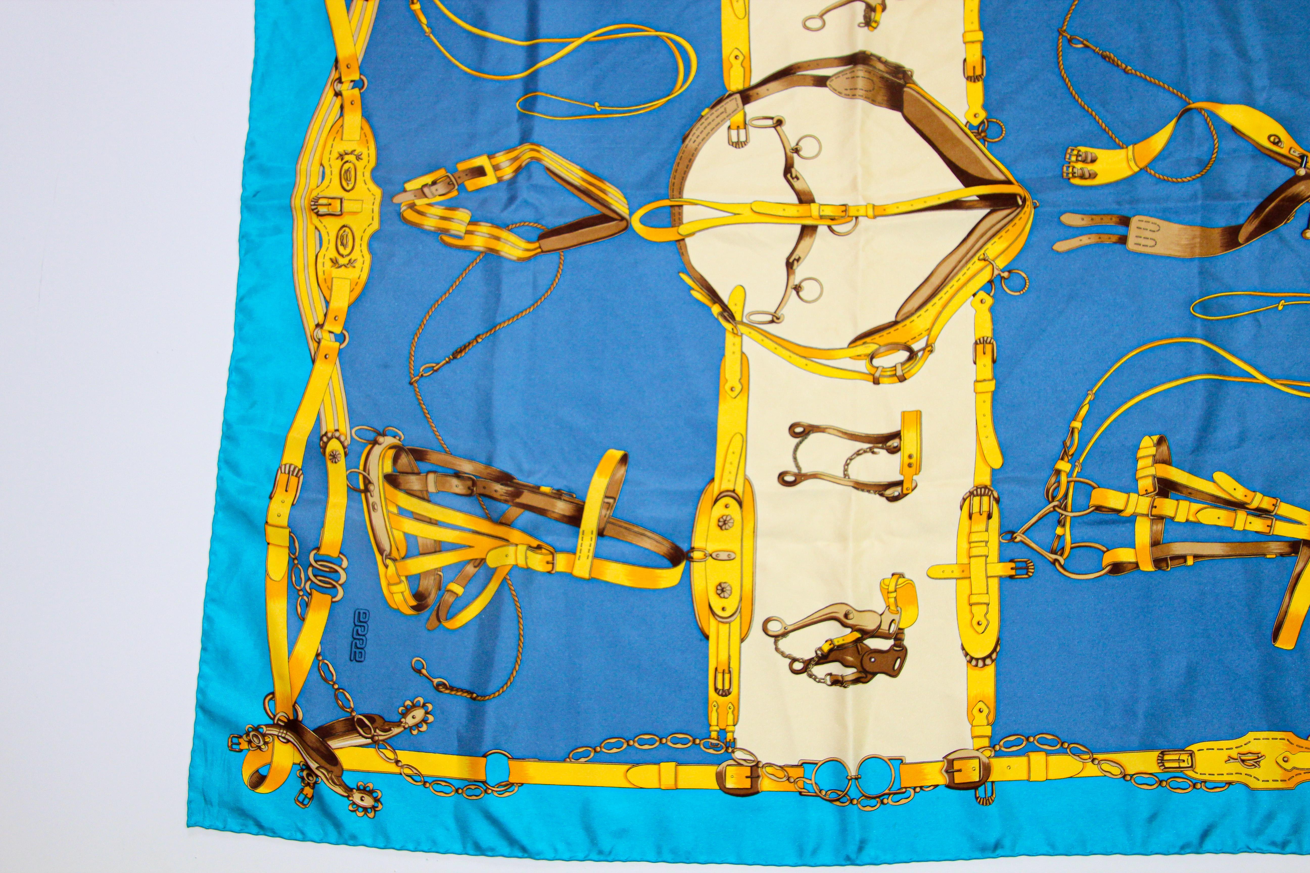 Moderne Magnifique écharpe Sellier en soie bleue par Erre France en vente
