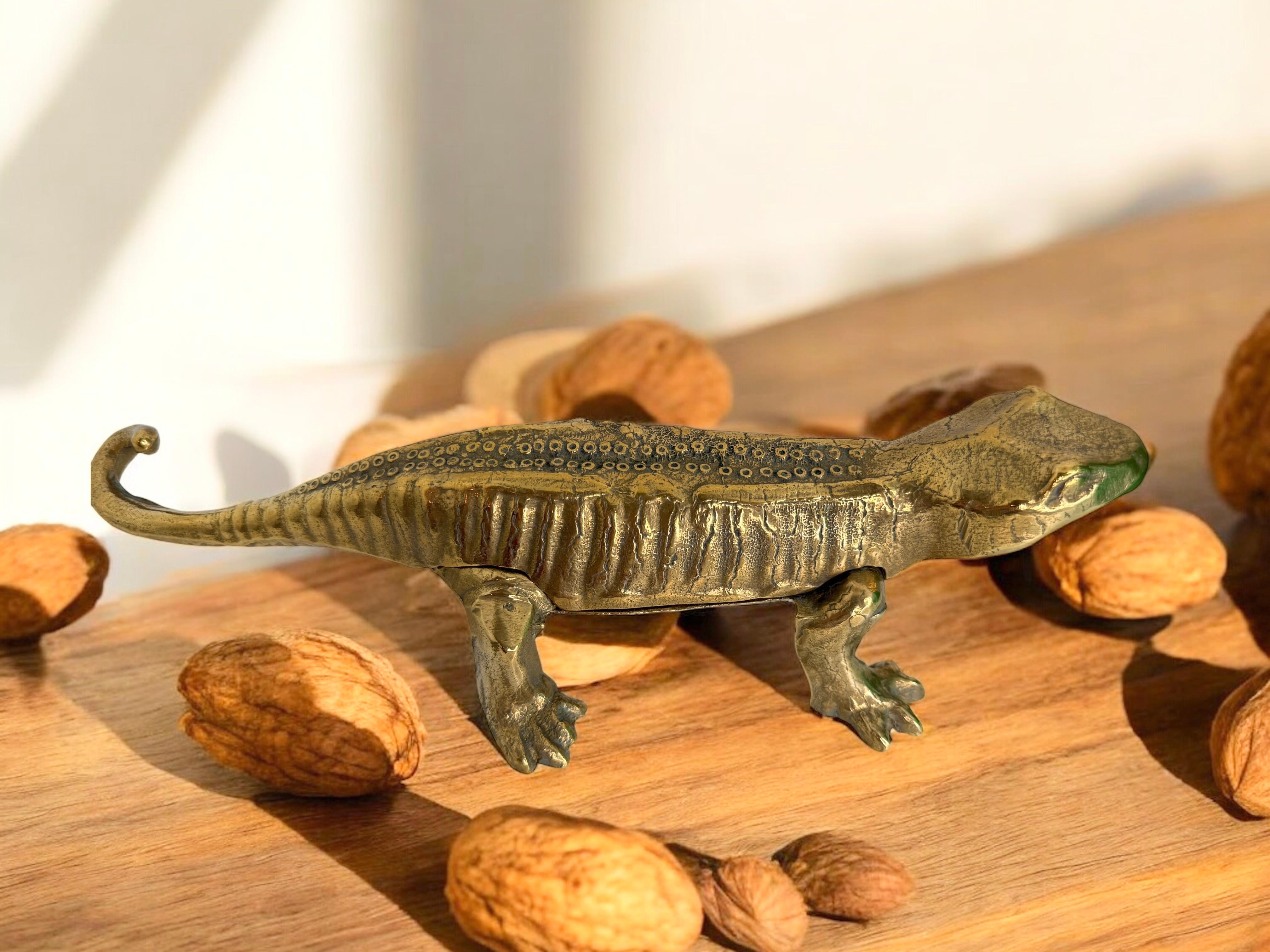 Gorgeous Brass Lizard Nutcracker Vintage, France, 1960s Mid Century Modern For Sale 9
