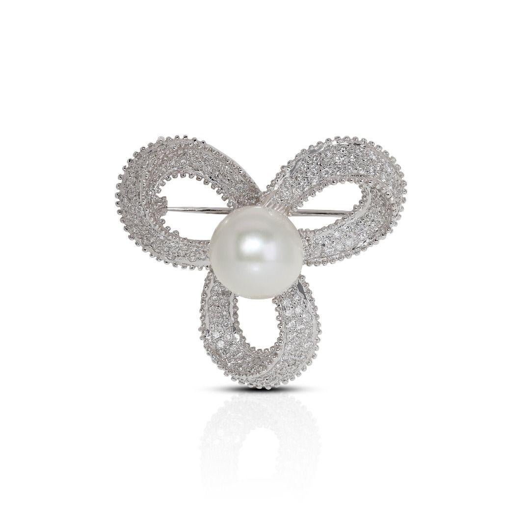 Round Cut Gorgeous Brooch with Pearl Center Stone and Diamonds For Sale