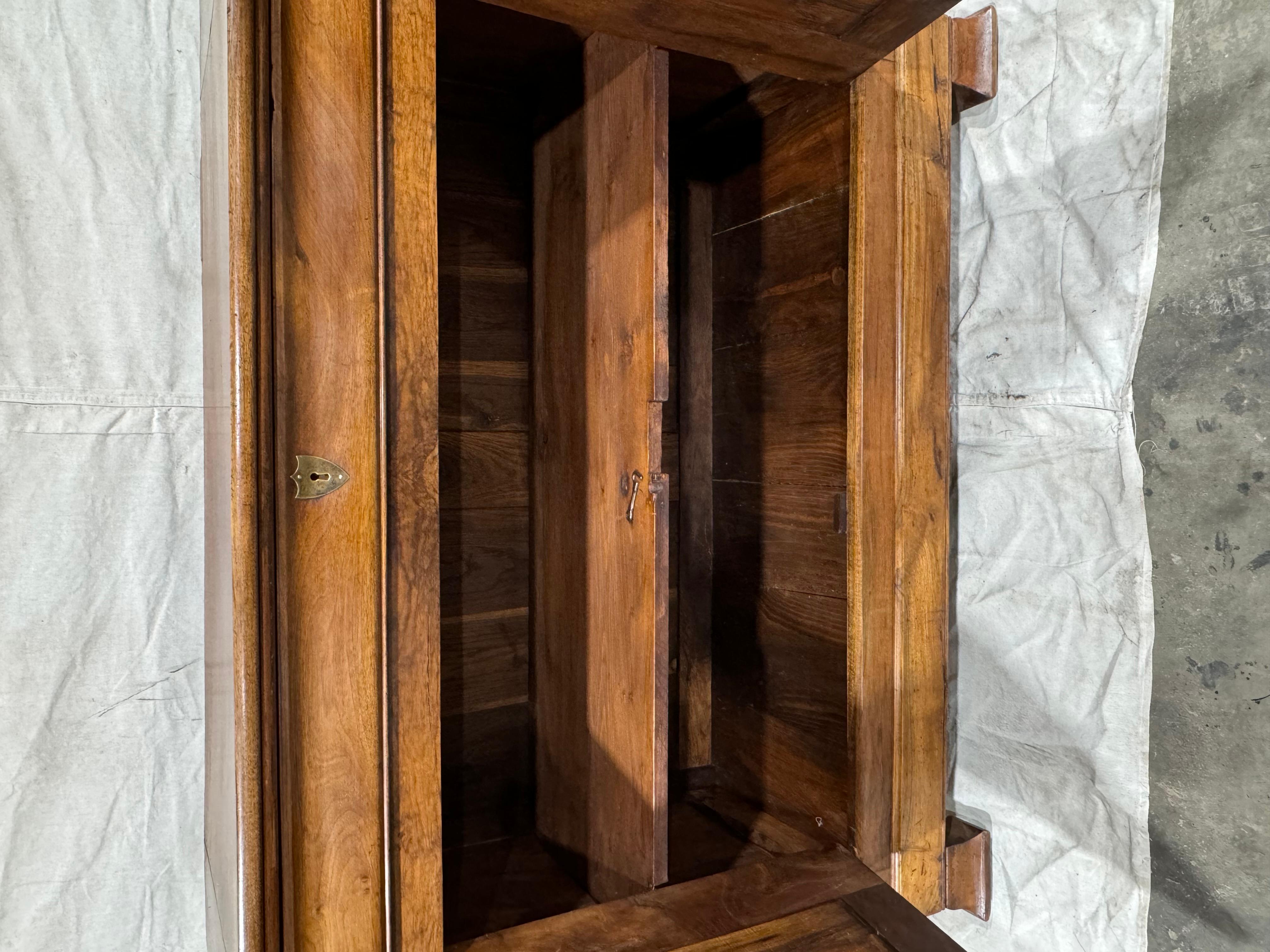 Hardwood Gorgeous Burl Veneer Louis Phillipe Cabinet