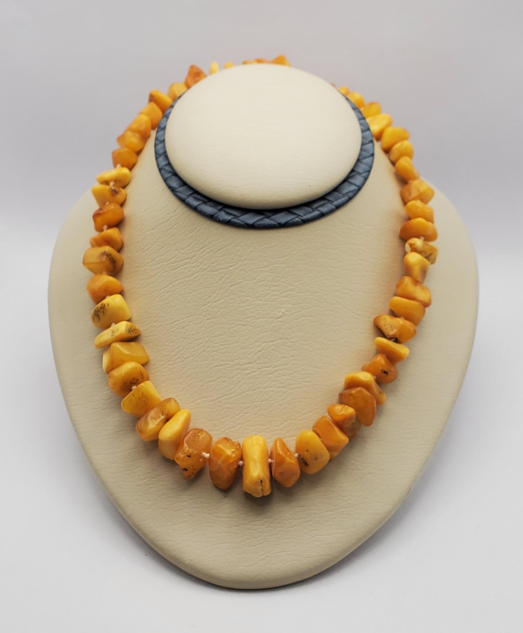 Bead Gorgeous Butterscotch Baltic Amber Graduated Necklace  For Sale