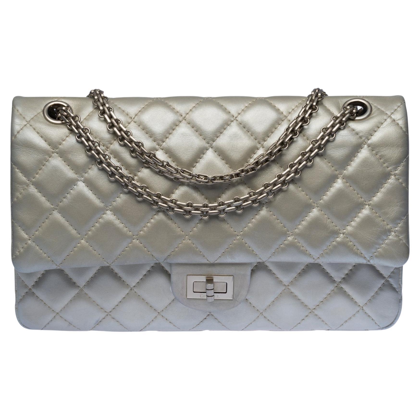 Gorgeous Chanel 2.55 double flap shoulder bag in silver quilted leather, SHW For Sale
