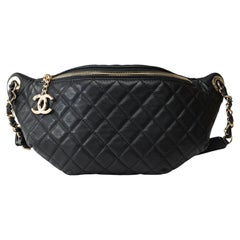 Gorgeous Chanel Belt bag in black quilted caviar leather, GHW