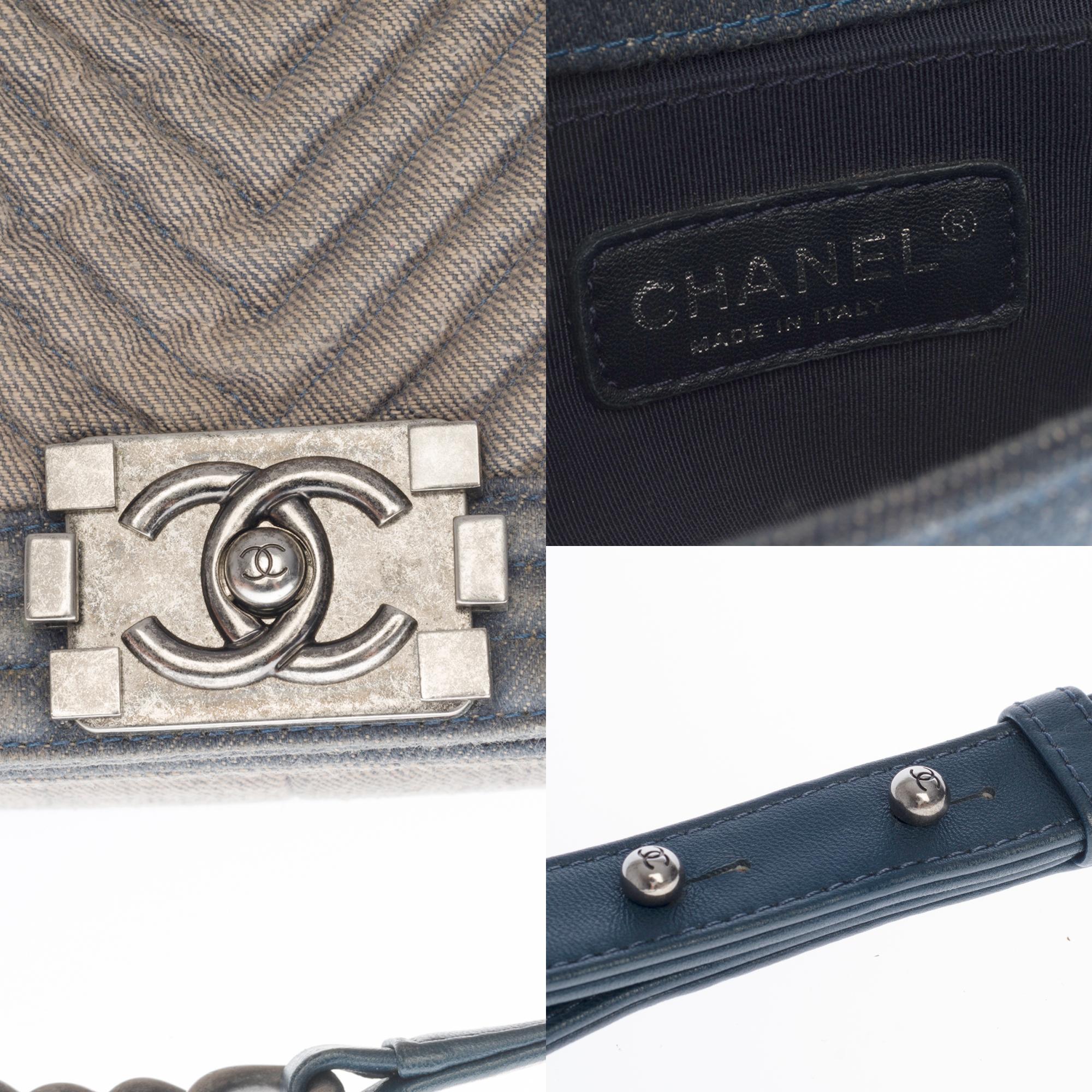 Gorgeous Chanel Boy Old Medium shoulder bag in blue denim, Ruthenium hardware 1
