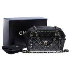 Gorgeous Chanel Camera shoulder bag in black quilted lamb leather, PHW